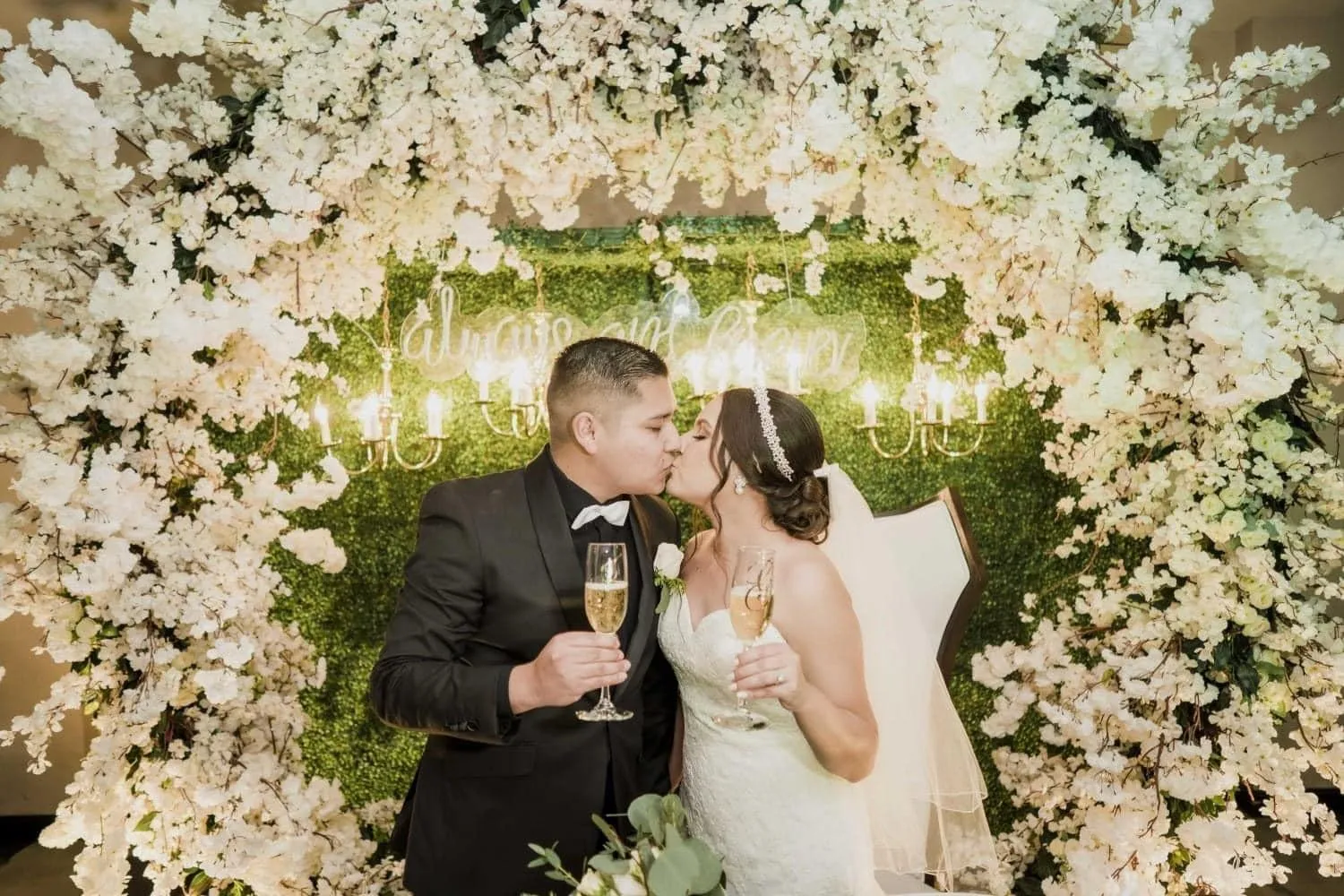 People in Hotel Colón Plaza Business Class