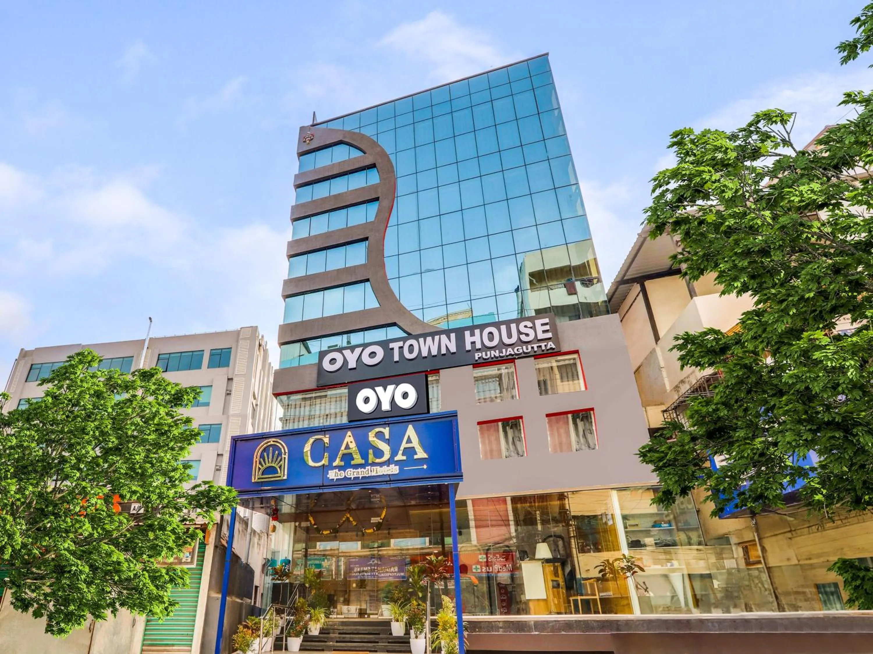 Facade/entrance in Super Townhouse CASA GRAND