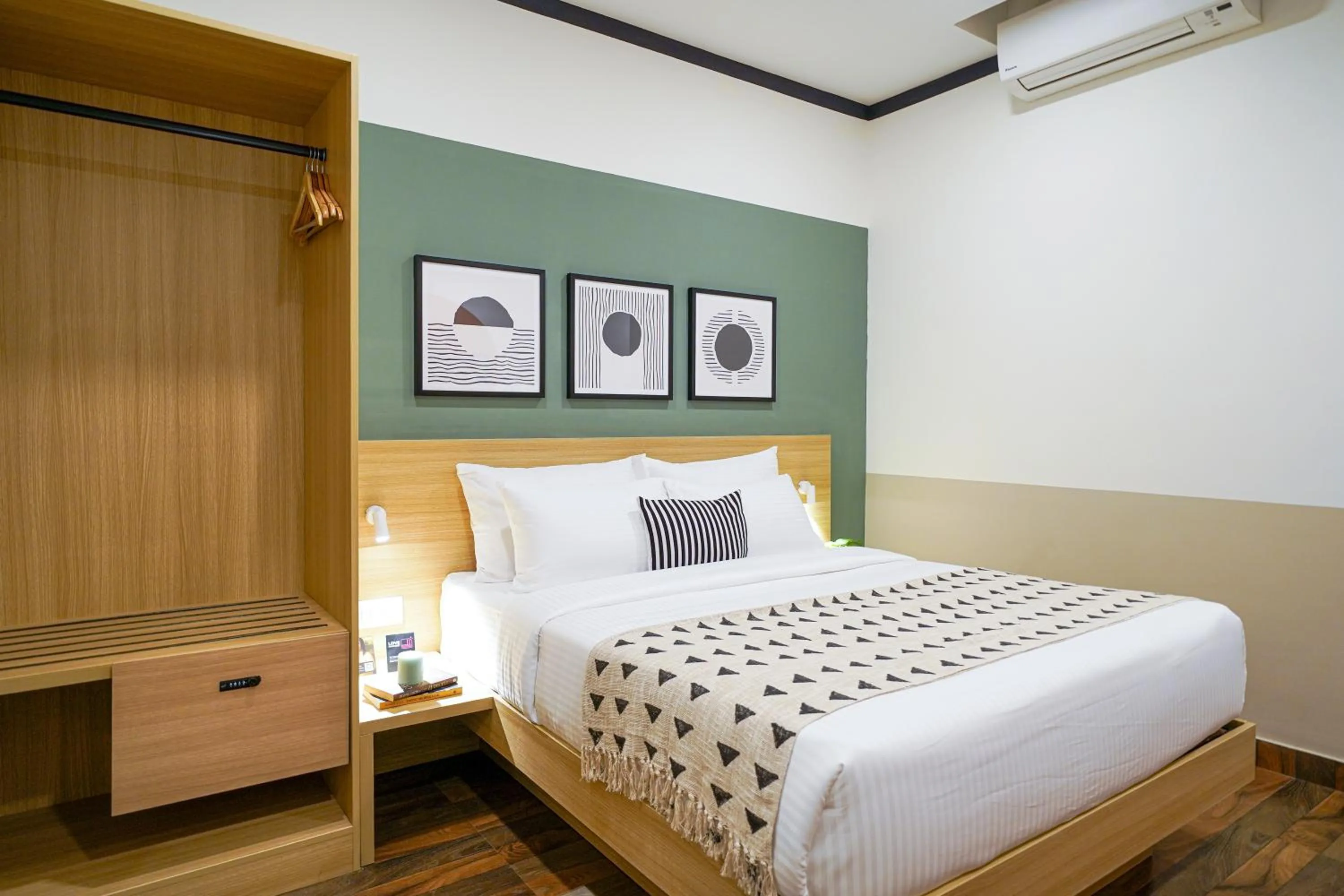 Bed in Olive Hotel Hosa Road Metro by Embassy Group