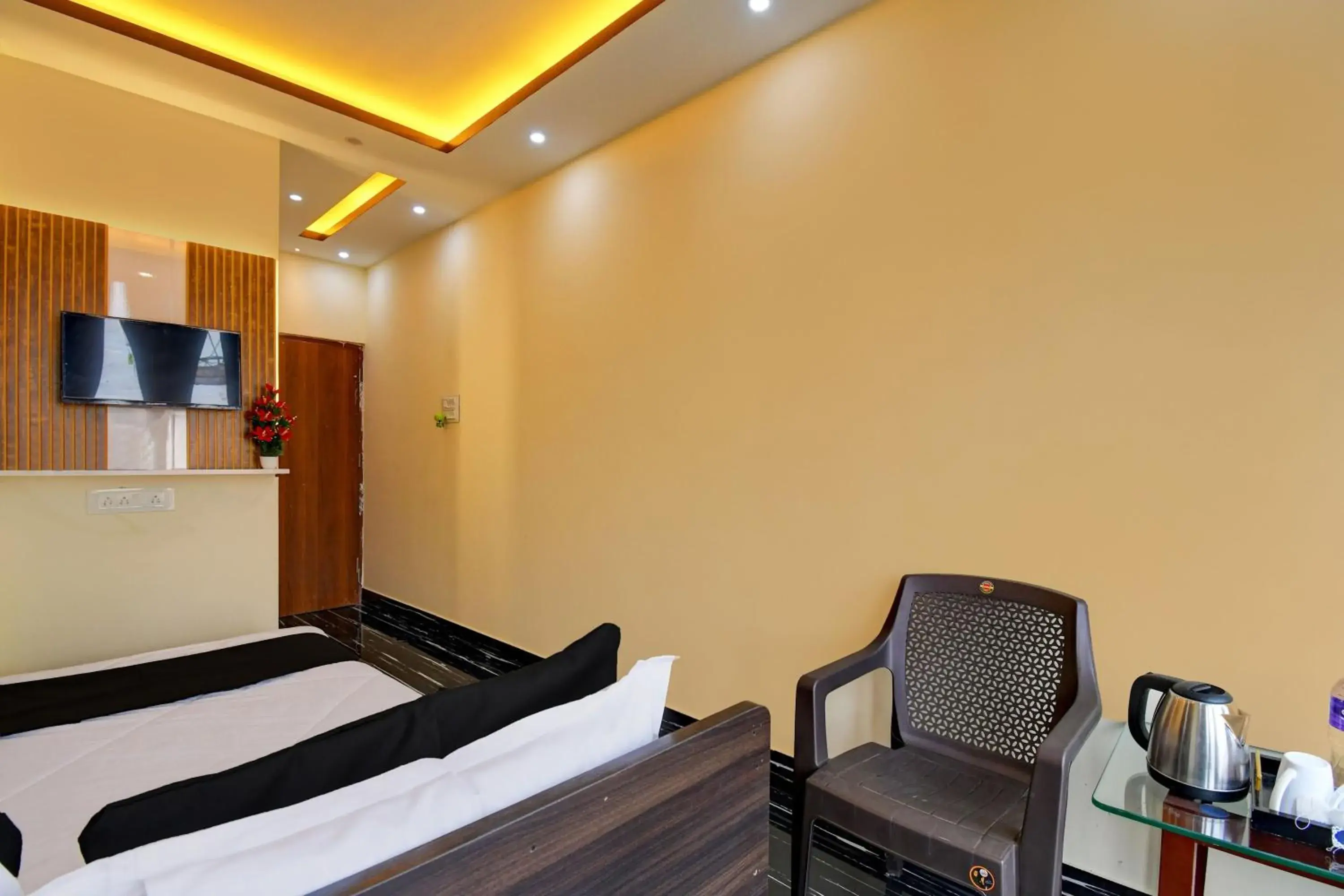 Standard Double Room - single occupancy in Hotel O Chilli Pepper Hotel and Restaurant Standard Double Room - single occupancy in Hotel O Chilli Pepper Hotel and Restaurant
