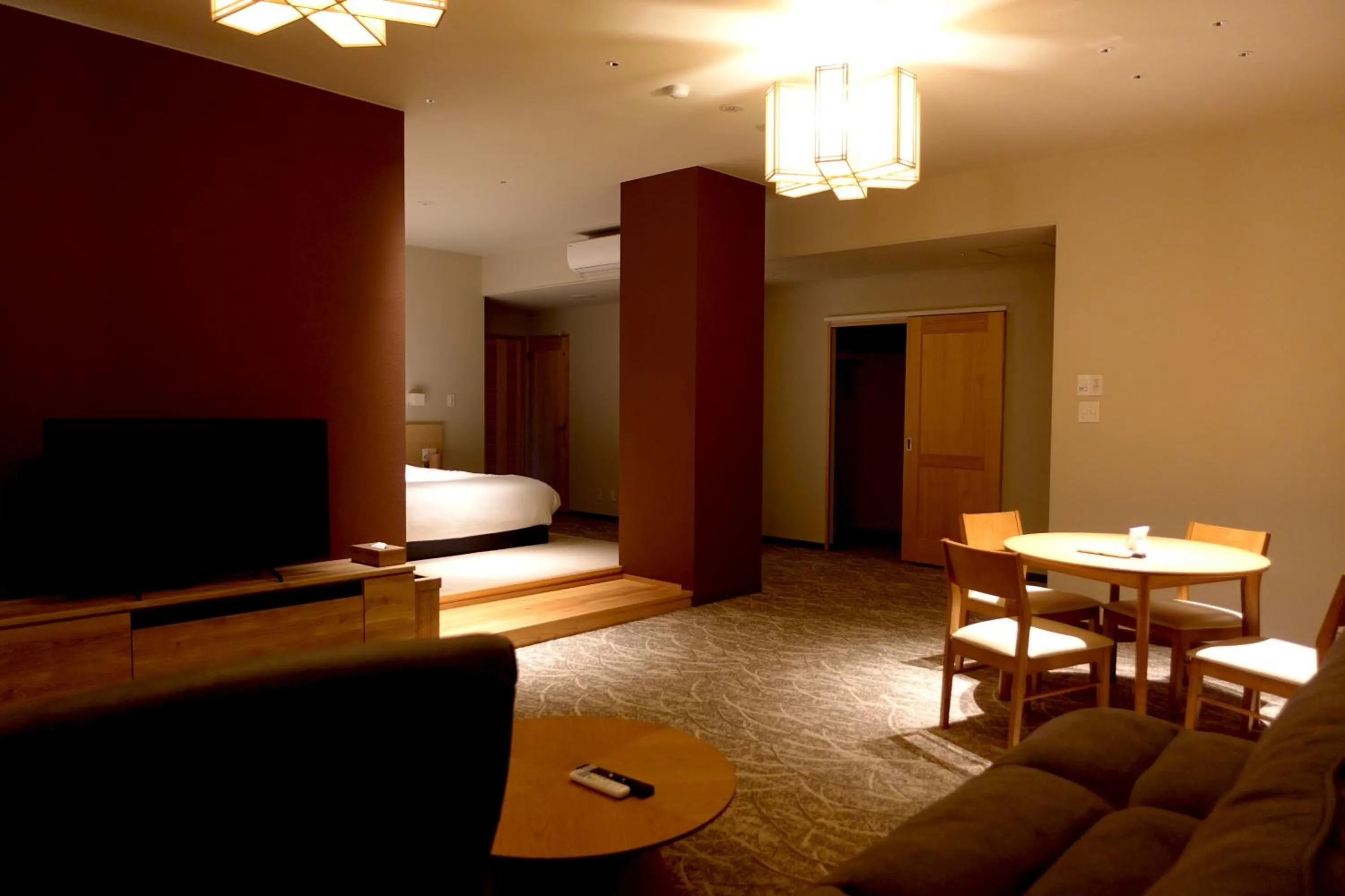 Communal lounge/ TV room in Resort Hotel RAKI House Nasu