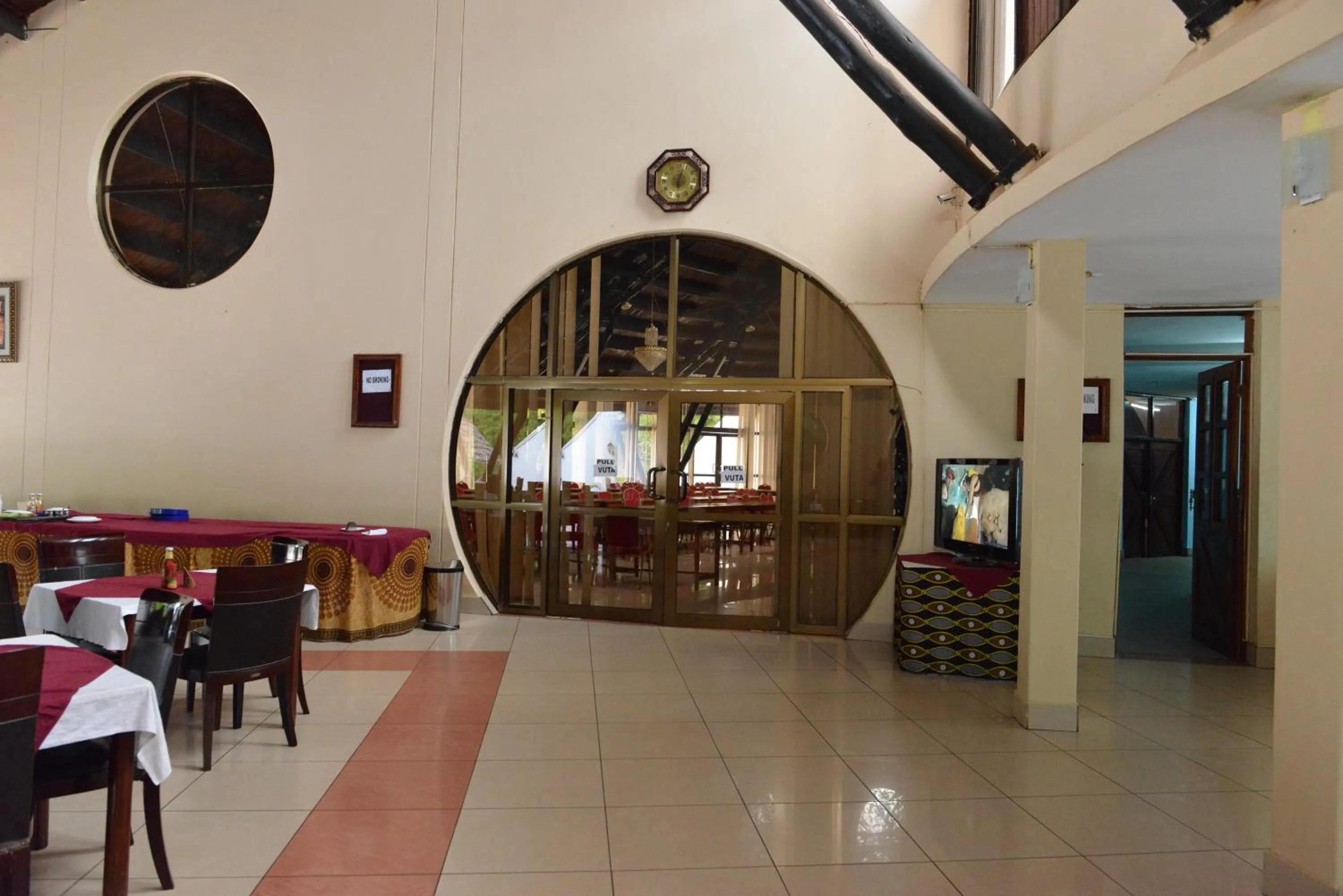 Restaurant/places to eat in Morogoro Hotel