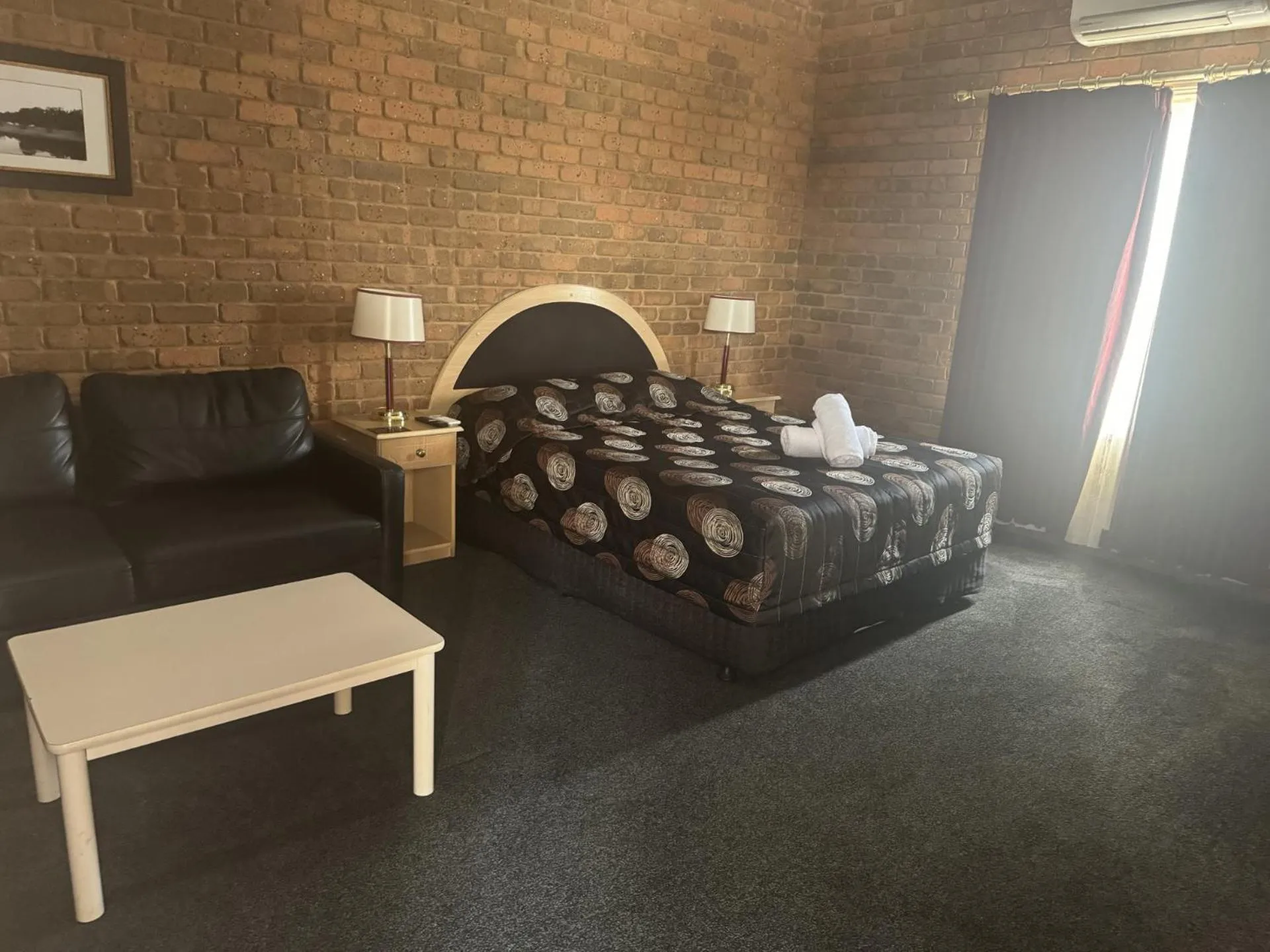 Charles sturt motor inn