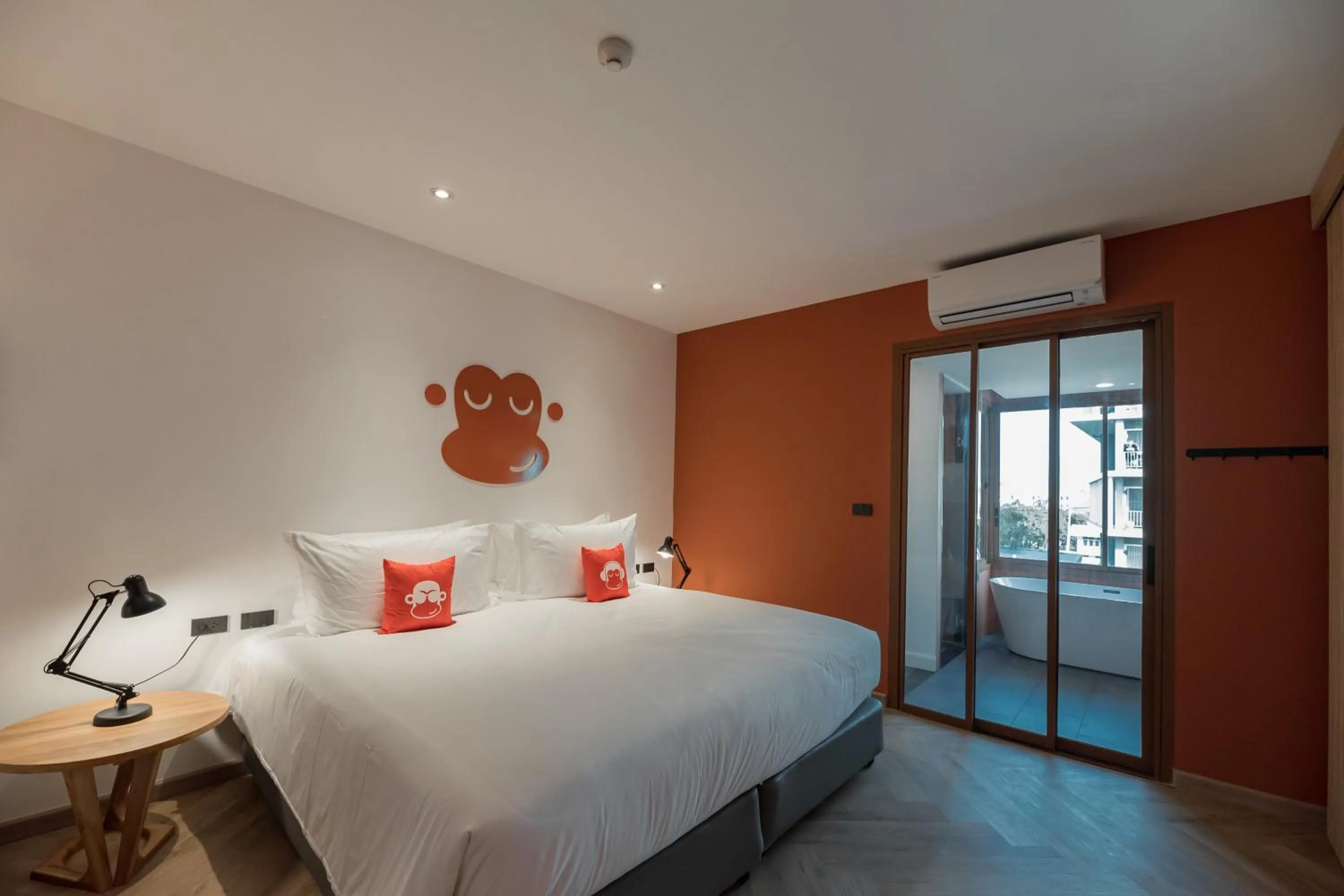 Blu Monkey Hub and Hotel Bangsaen