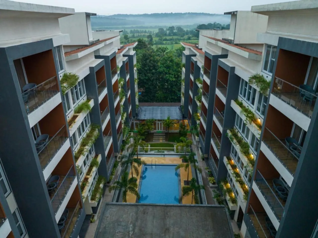 Property building in Carnival De Goa