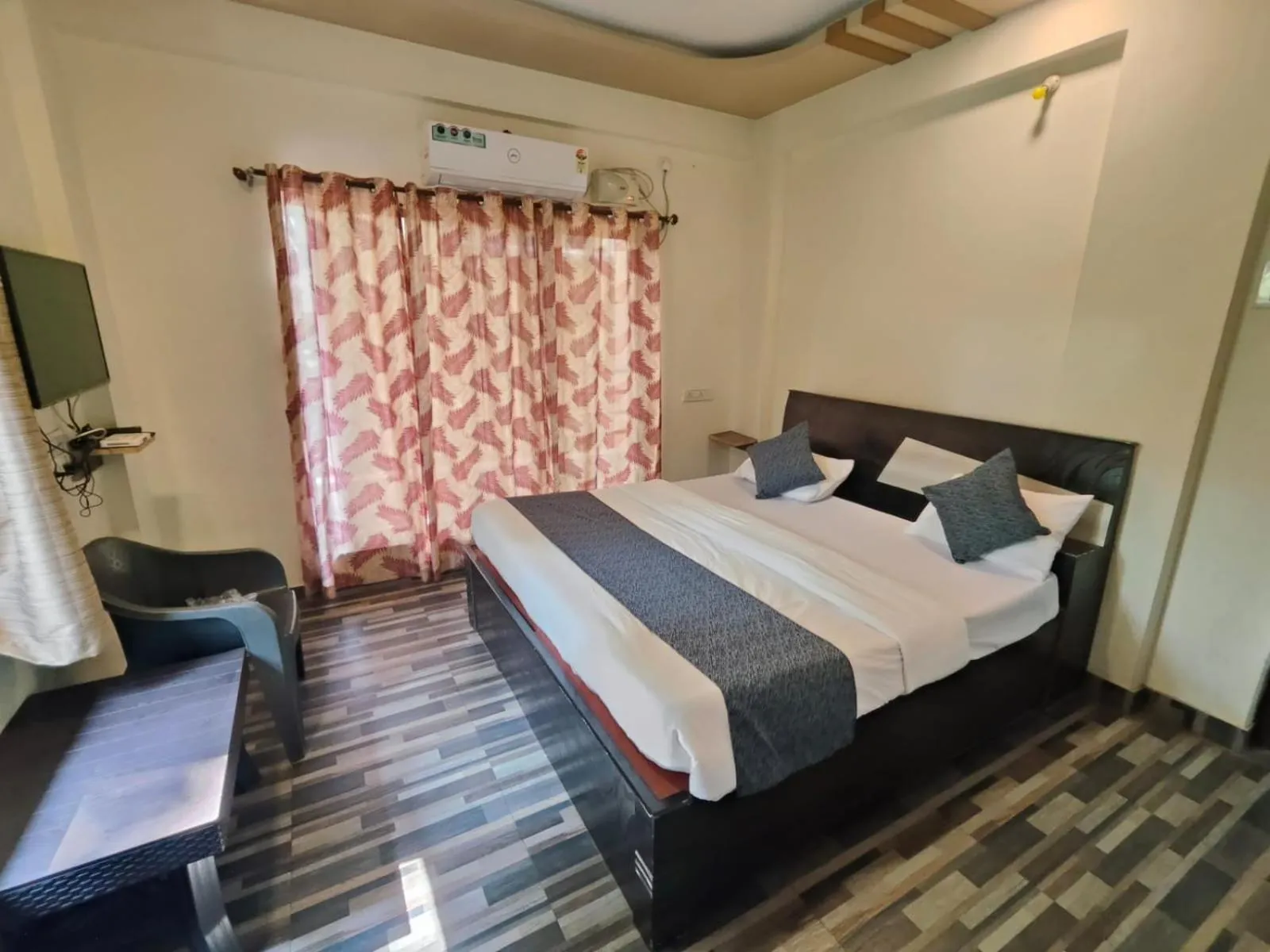 Bed in Anant Villa & Resorts