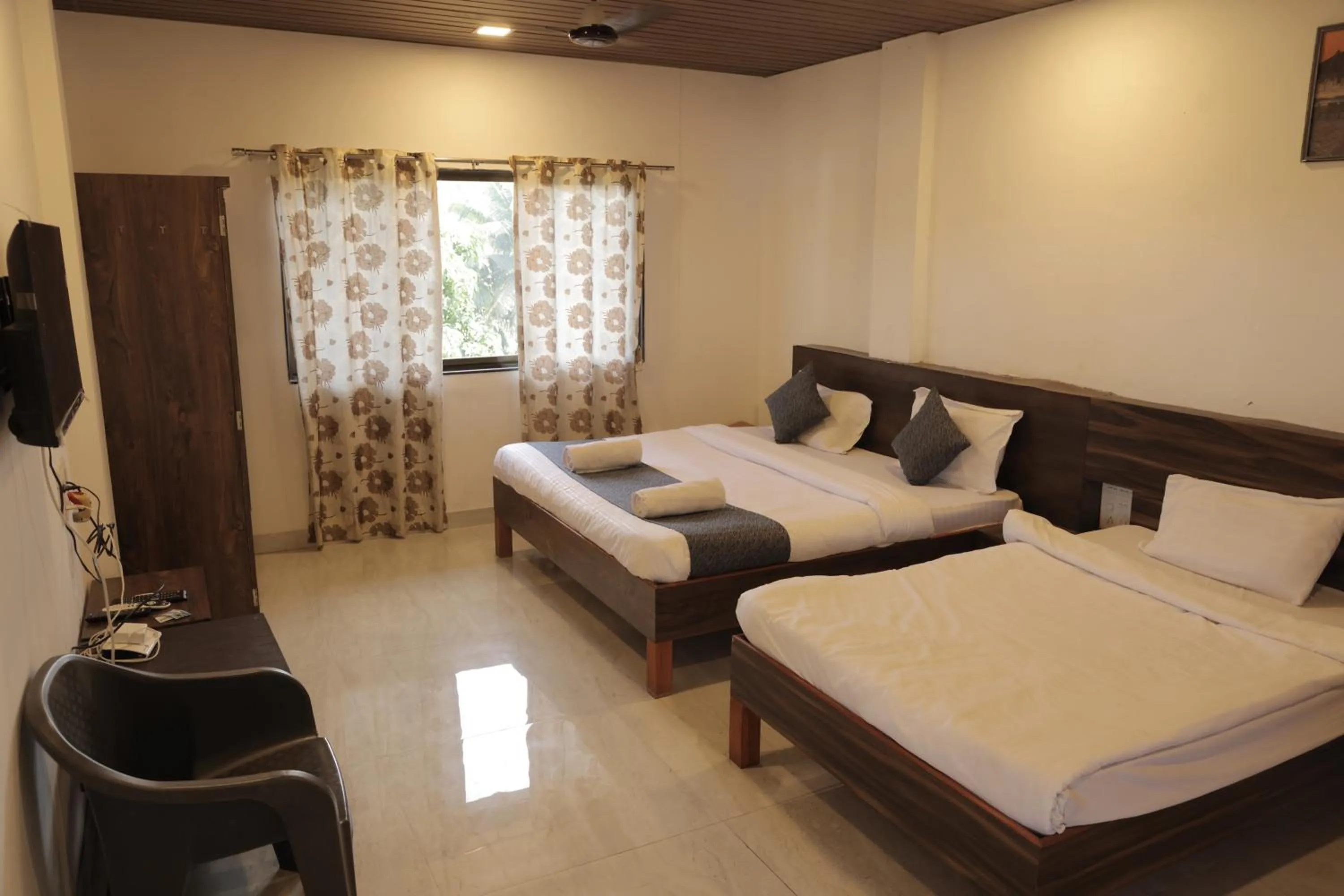 Property building, Bed in Anant Villa & Resorts