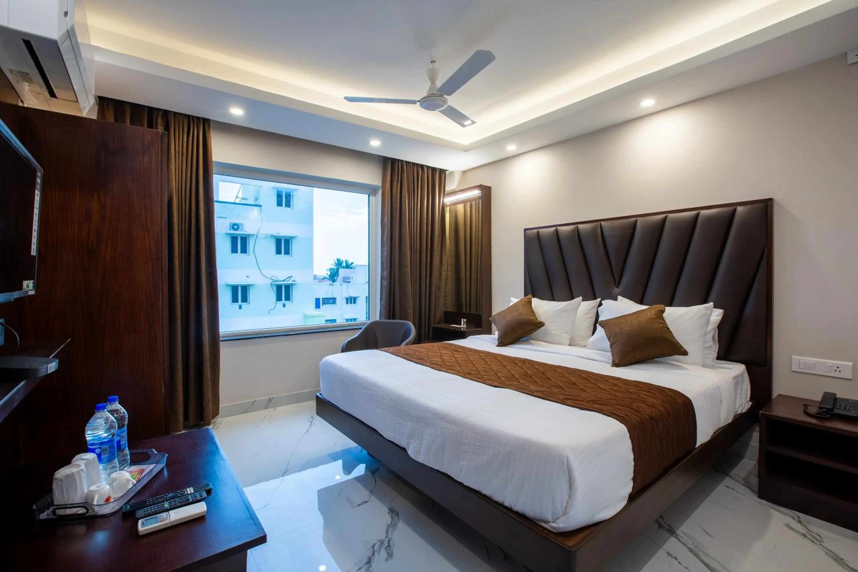 Photo of the whole room, Bed in PARKKAVAN TOWERS