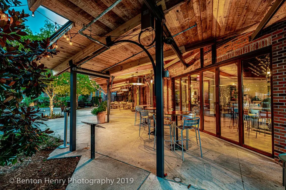 Lounge or bar in The Inn At The Crossroads