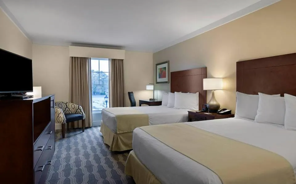 Photo of the whole room, Bed in The Inn At The Crossroads