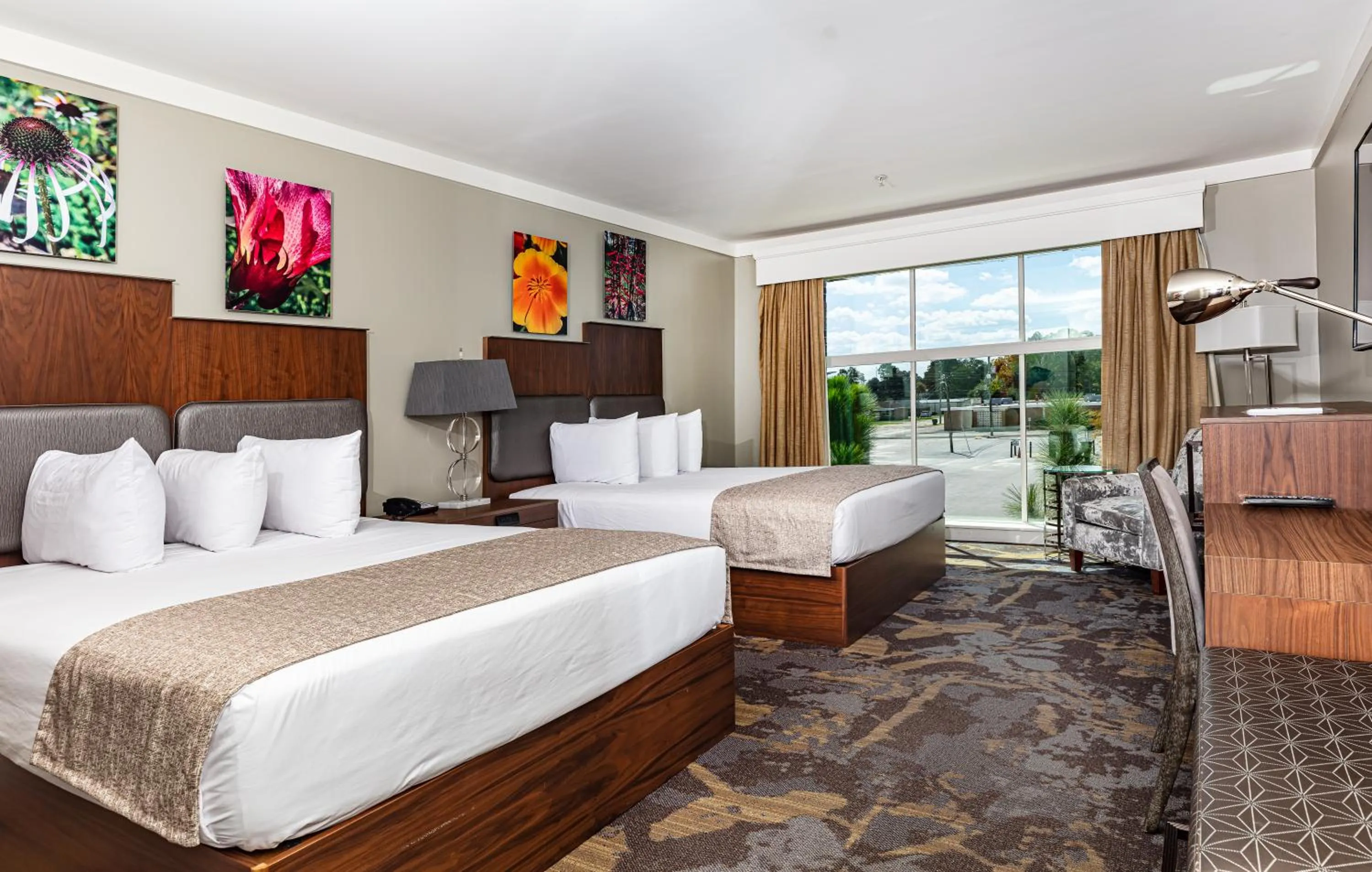 Photo of the whole room, Bed in The Inn At The Crossroads