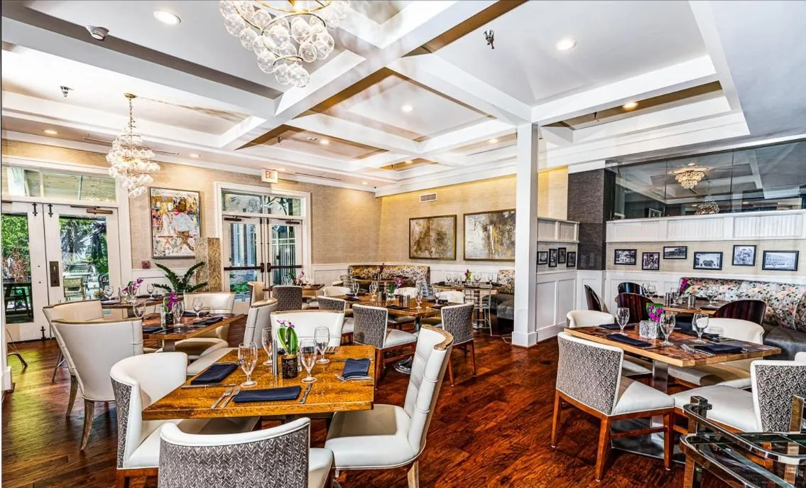 Restaurant/places to eat in The Inn At The Crossroads