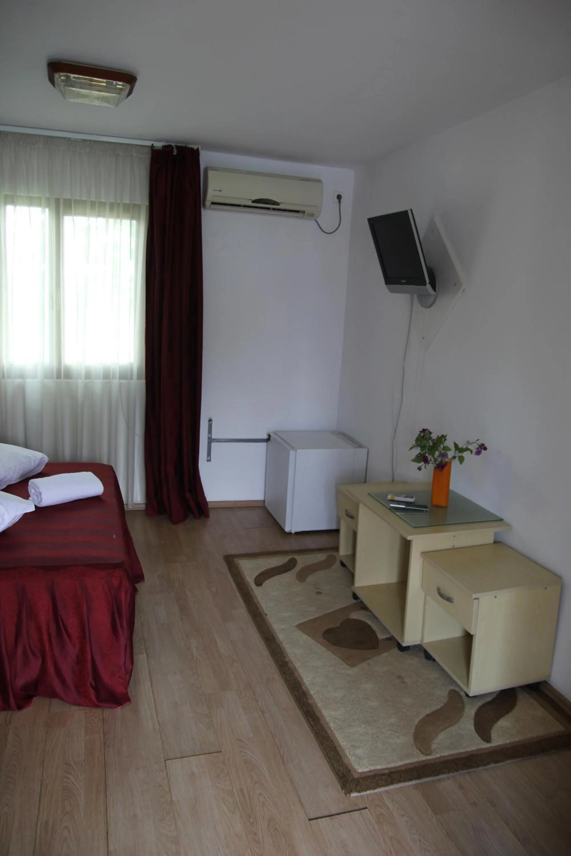 Photo of the whole room in Hotel Doi Taurasi