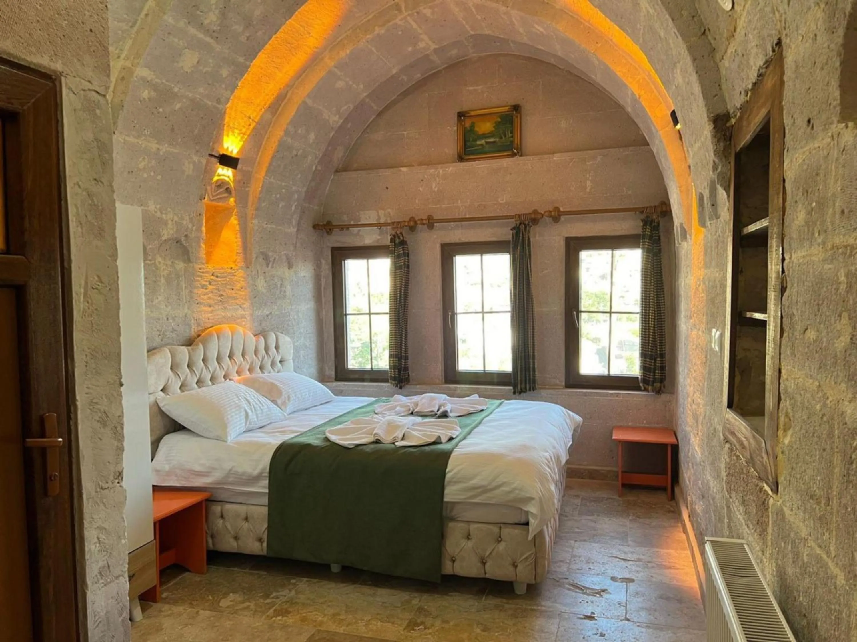 Bed in Yeşilöz inn Cave otel