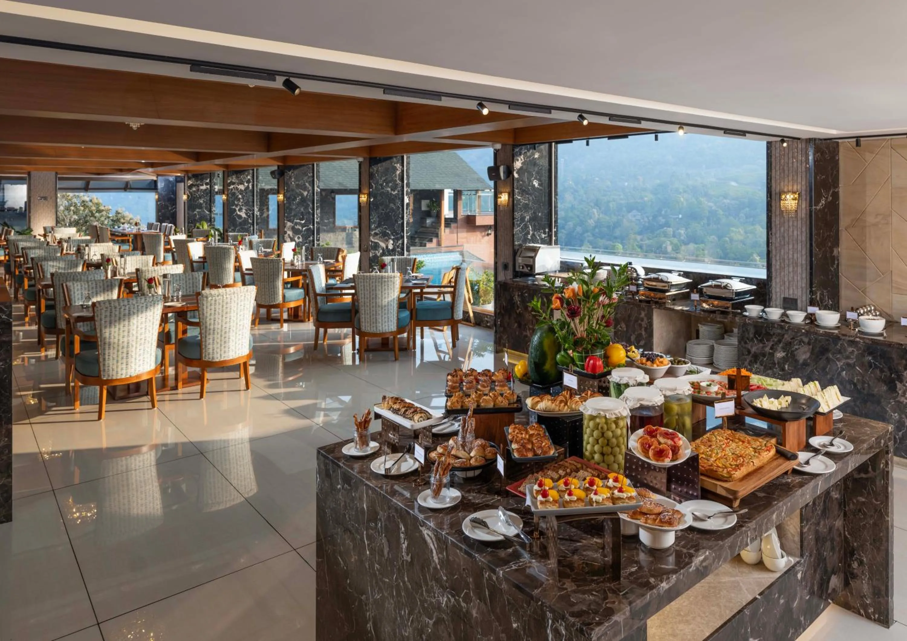 Restaurant/places to eat in The Grand Cliff Resort Munnar