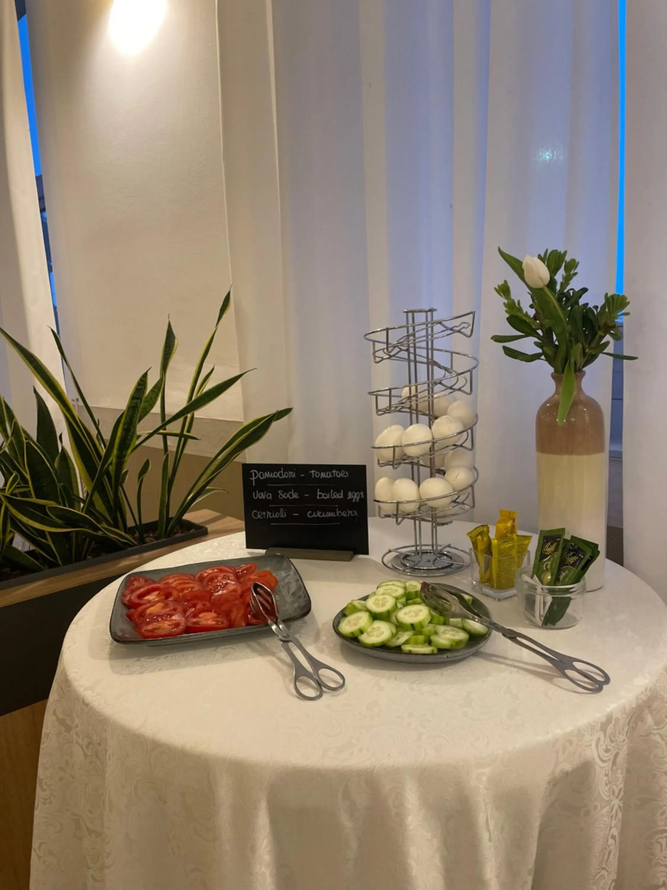 Breakfast in Villa Cagnola