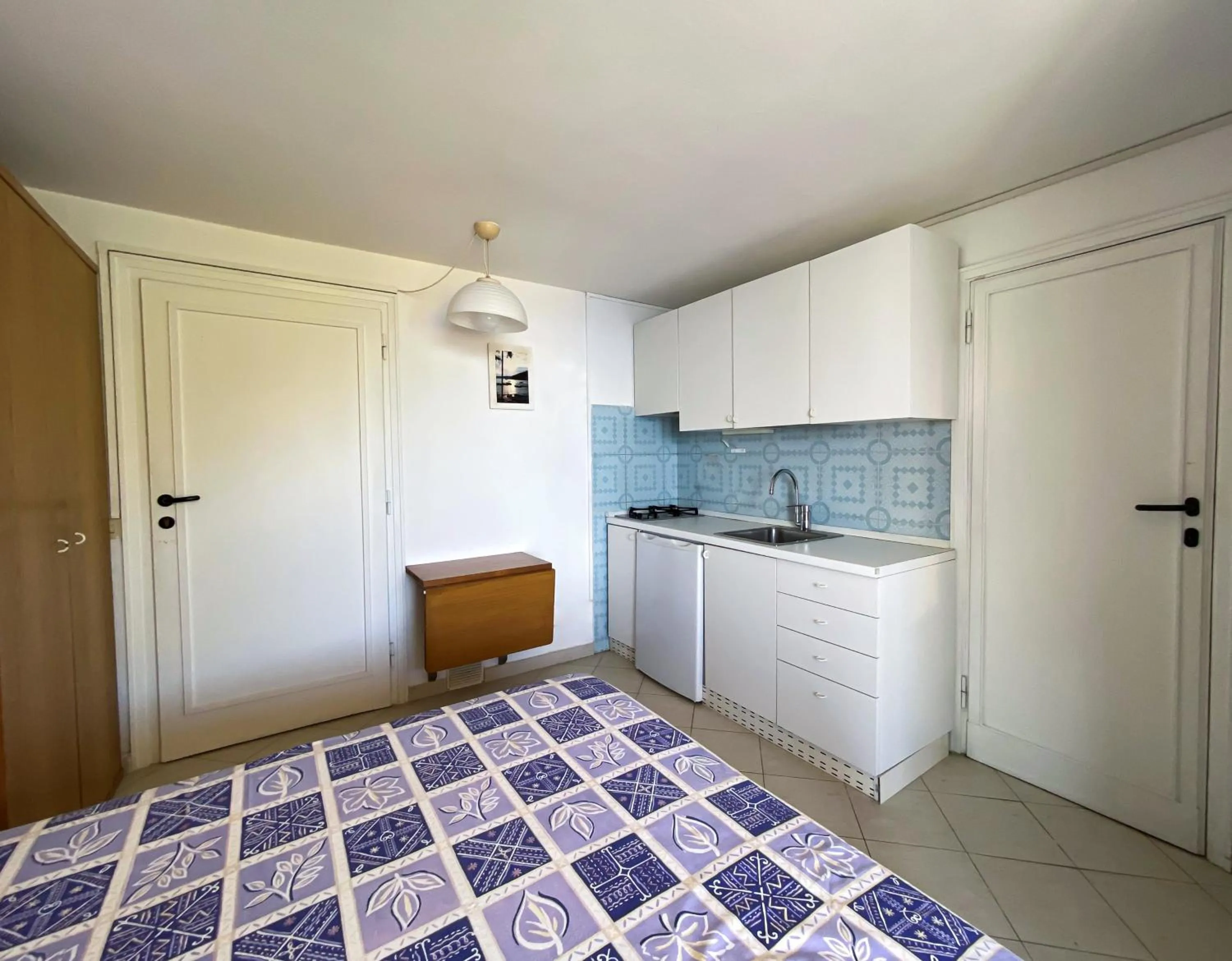 Kitchen or kitchenette, Bed in Residence Intur