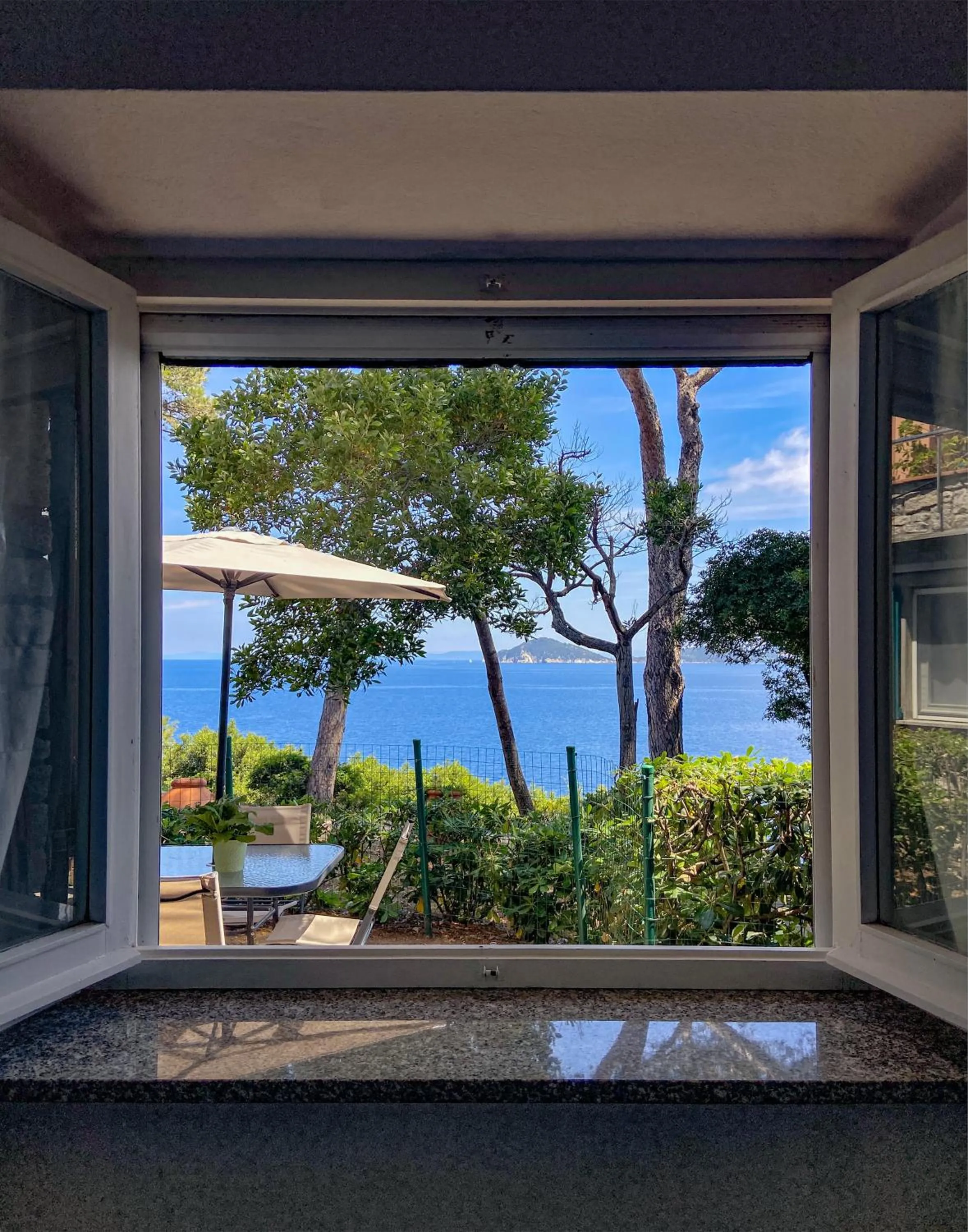 Sea view in Residence Intur