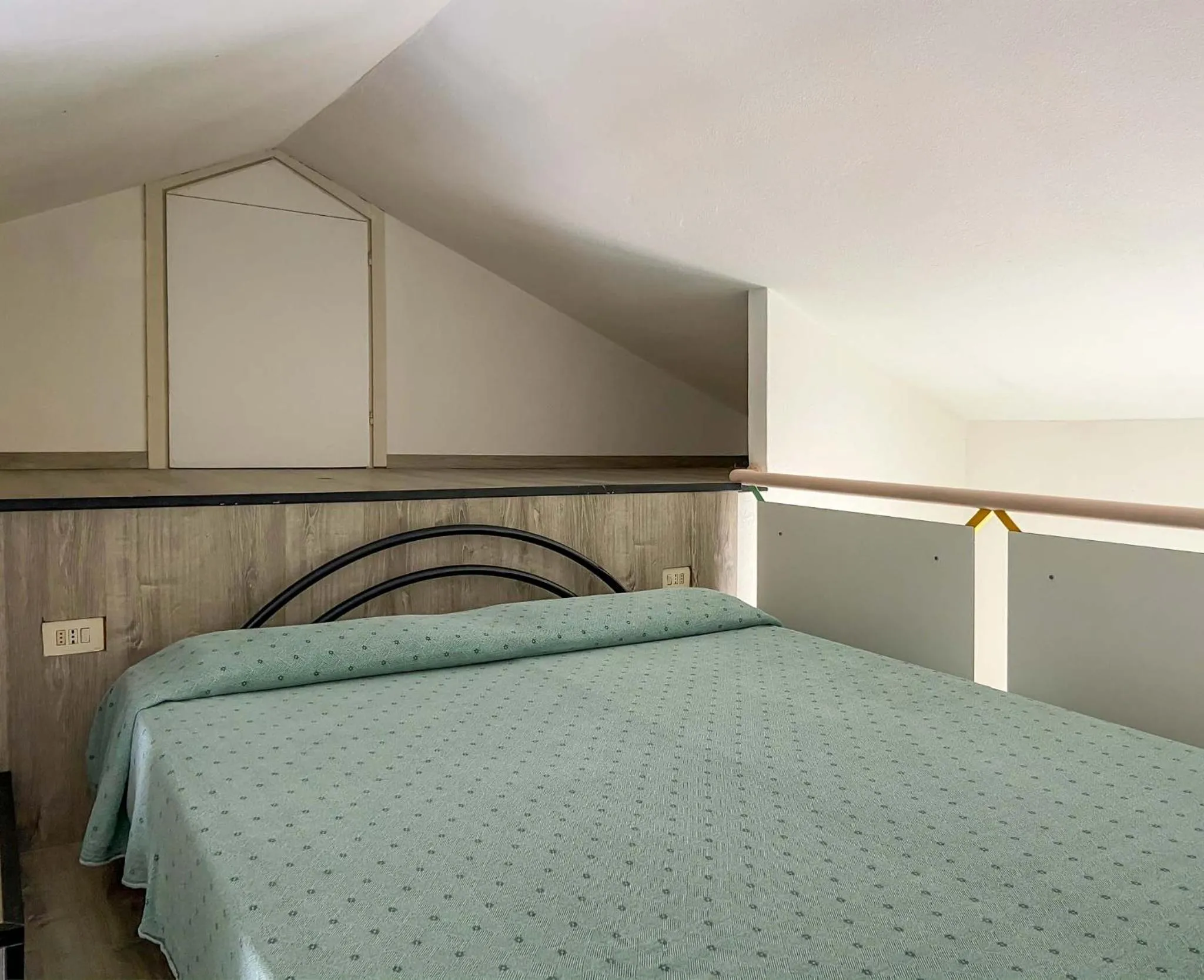 Bed in Residence Intur