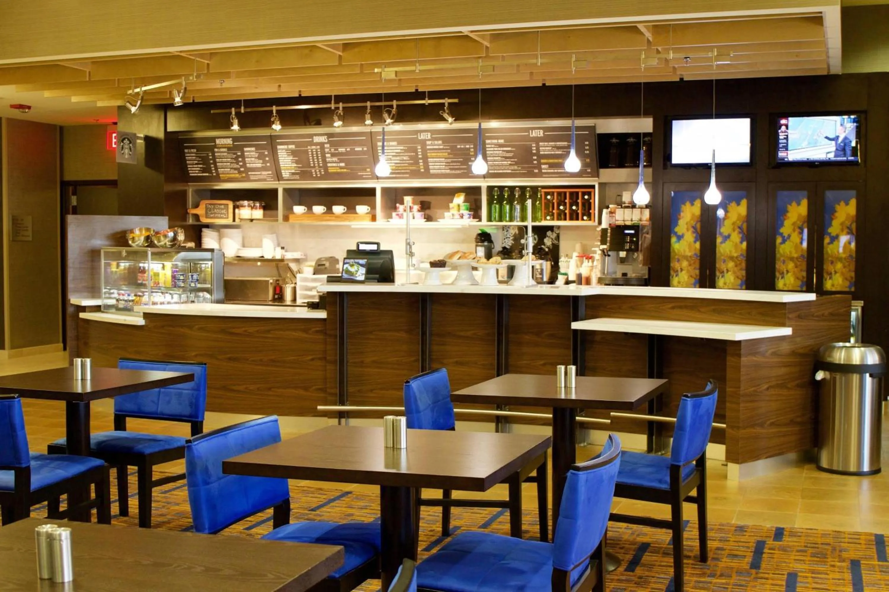Restaurant/places to eat in Courtyard by Marriott Asheville Airport