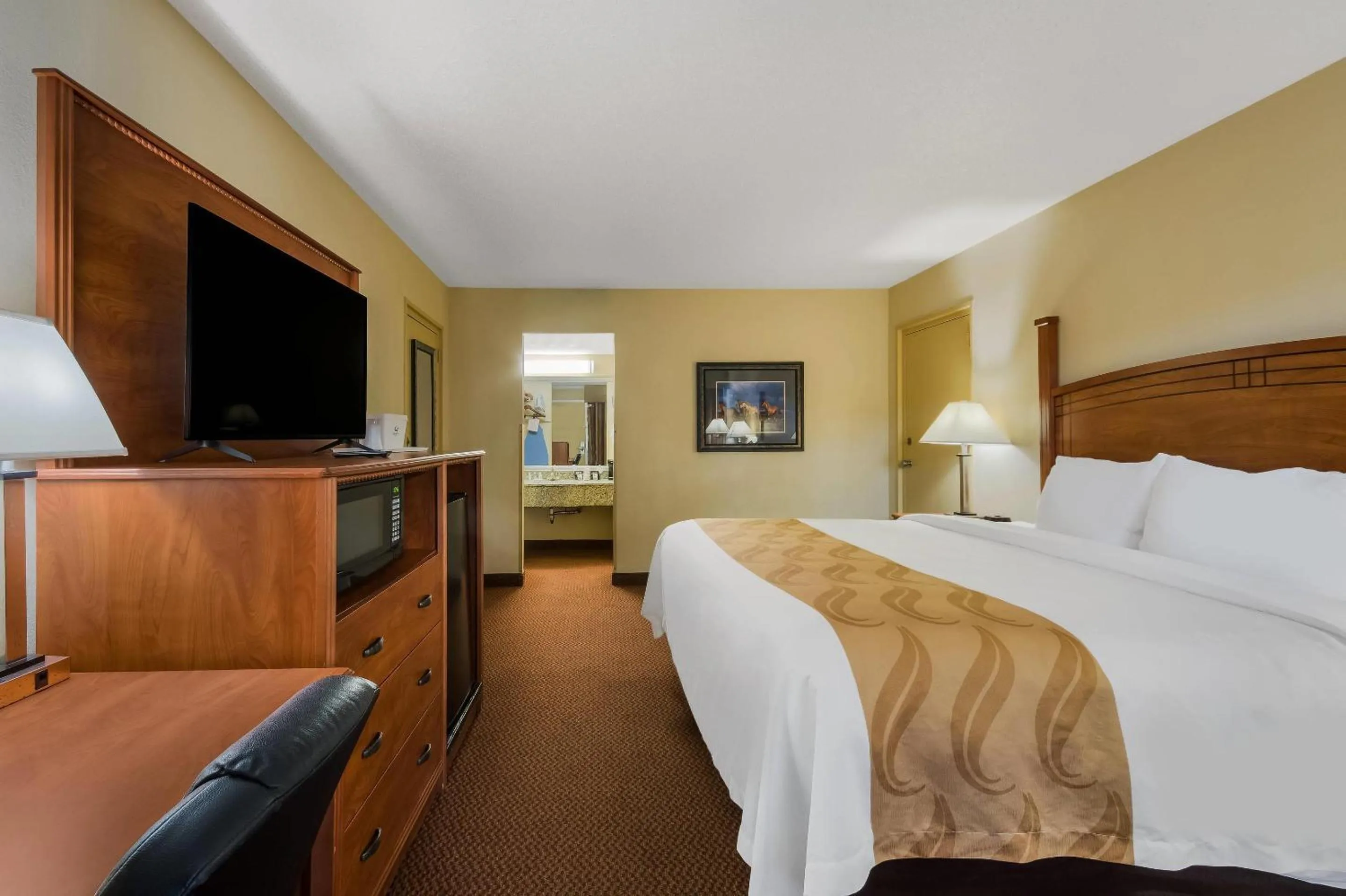 Bedroom, Bed in Quality Inn Chickasha