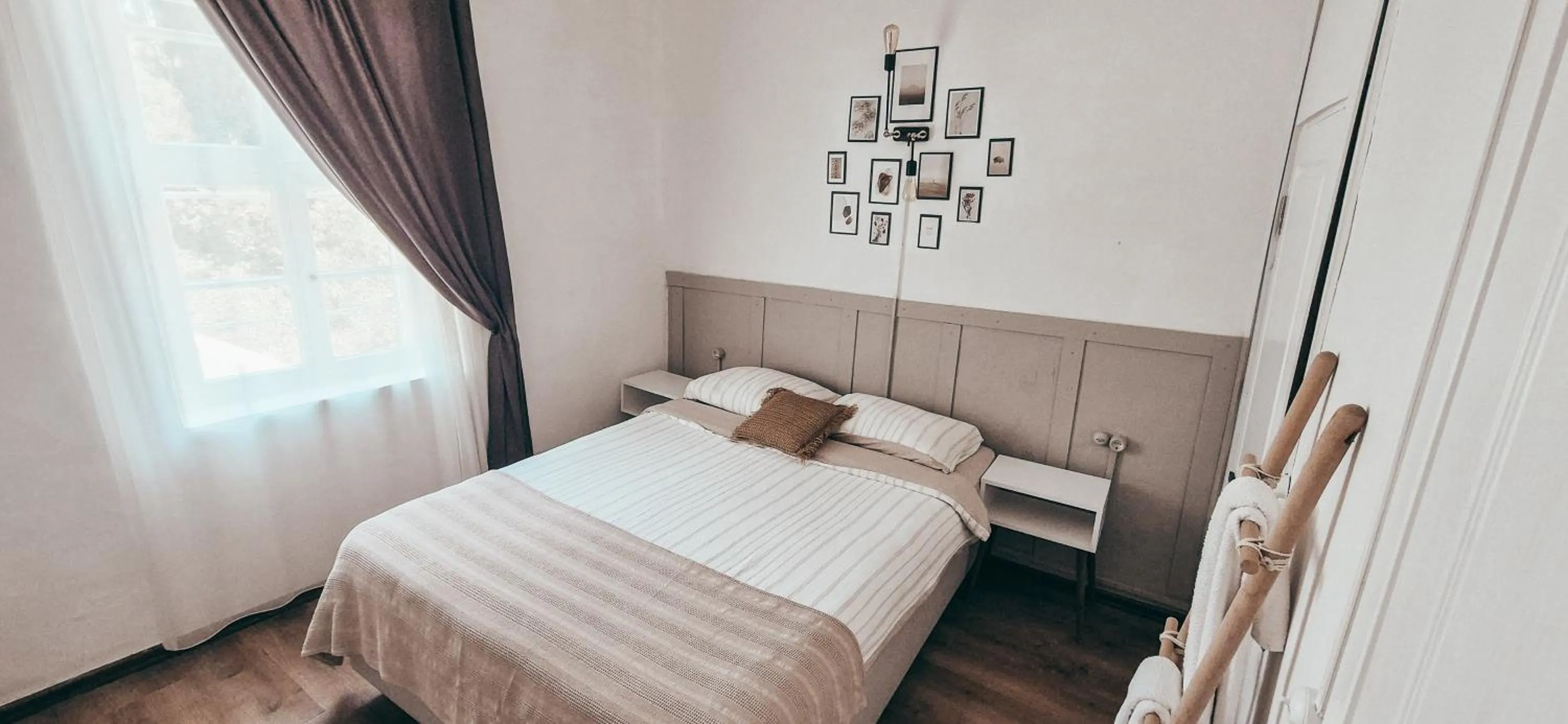 Photo of the whole room, Bed in La Luna Otel Cunda