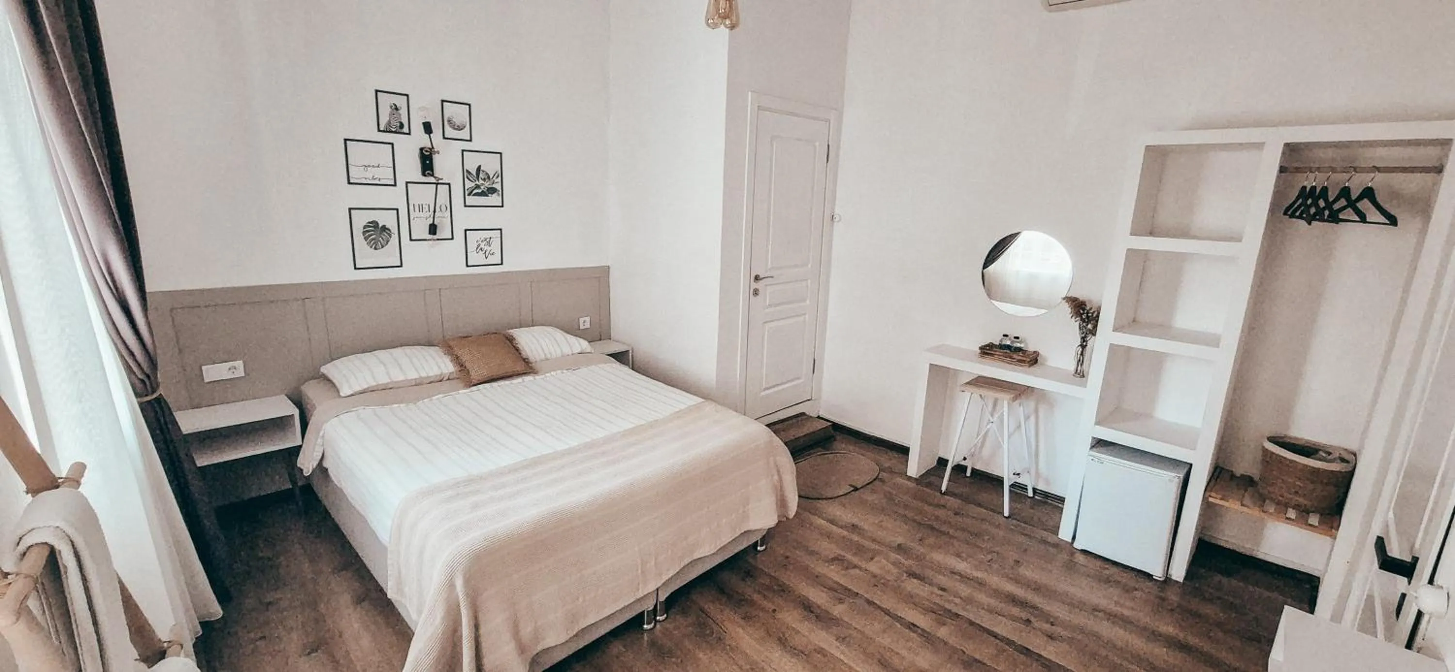 Photo of the whole room, Bed in La Luna Otel Cunda