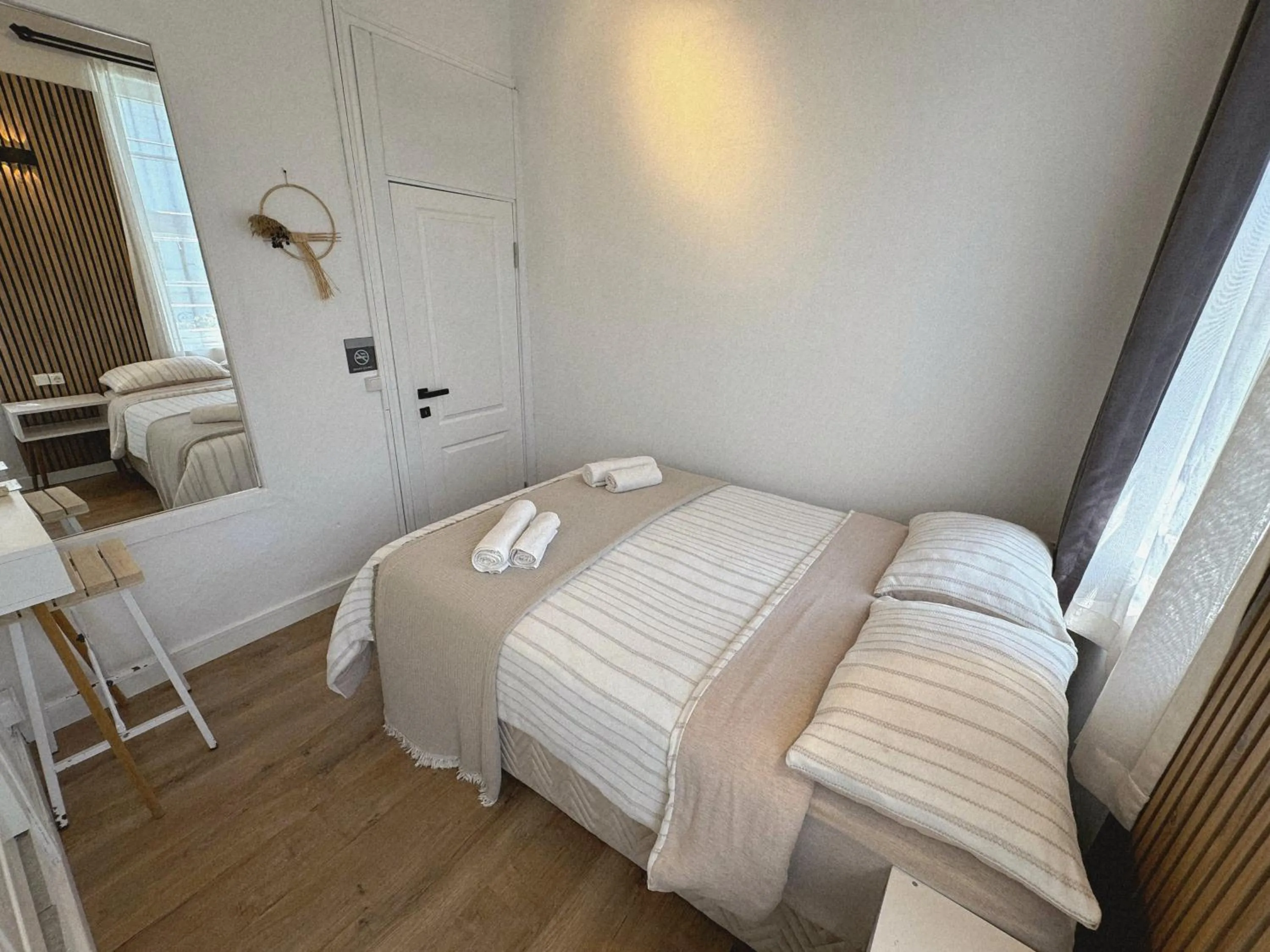 Photo of the whole room, Bed in La Luna Otel Cunda