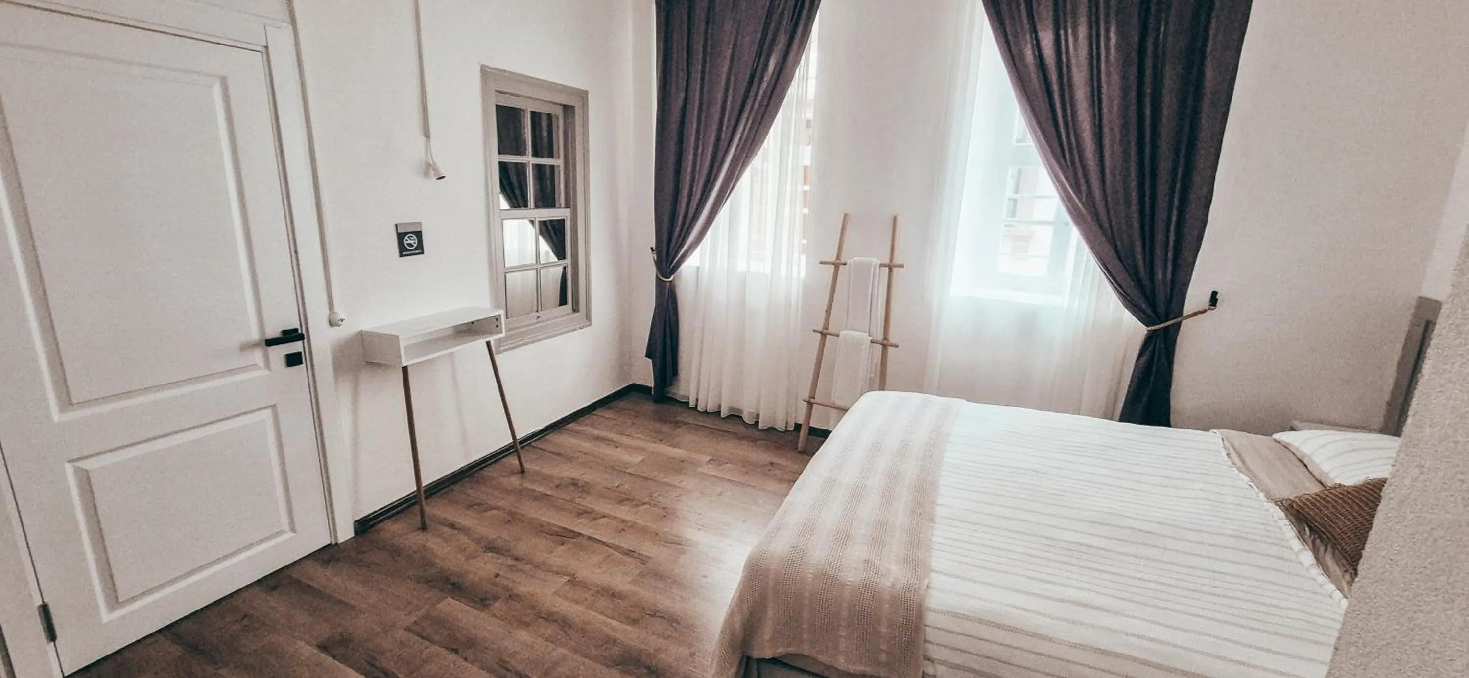 Photo of the whole room, Bed in La Luna Otel Cunda