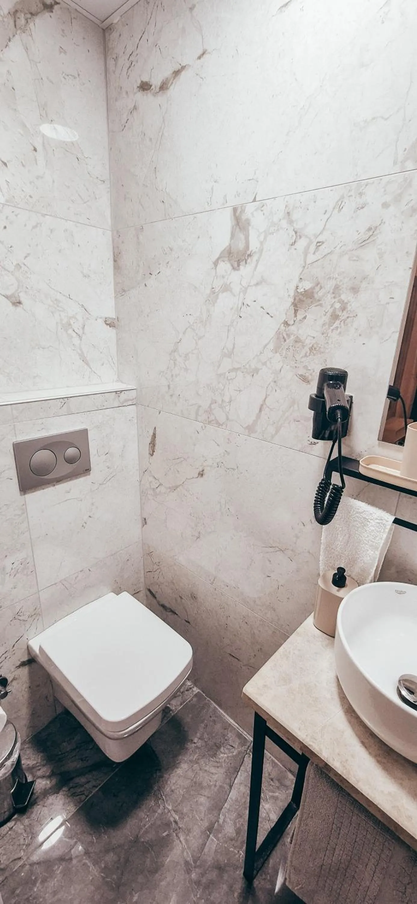 Toilet in La Luna Otel Cunda