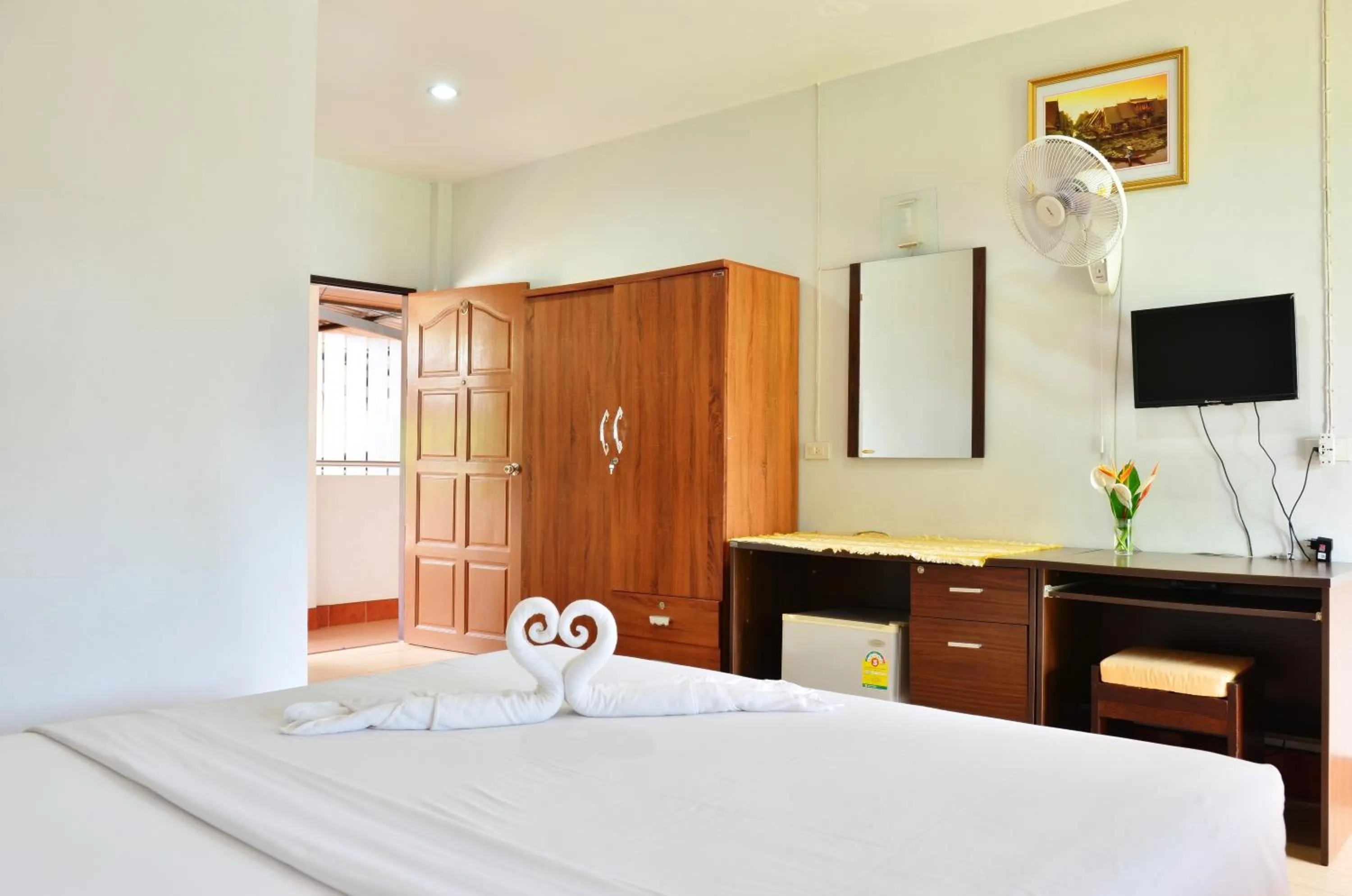 Bedroom, Bed in Heimat Garden