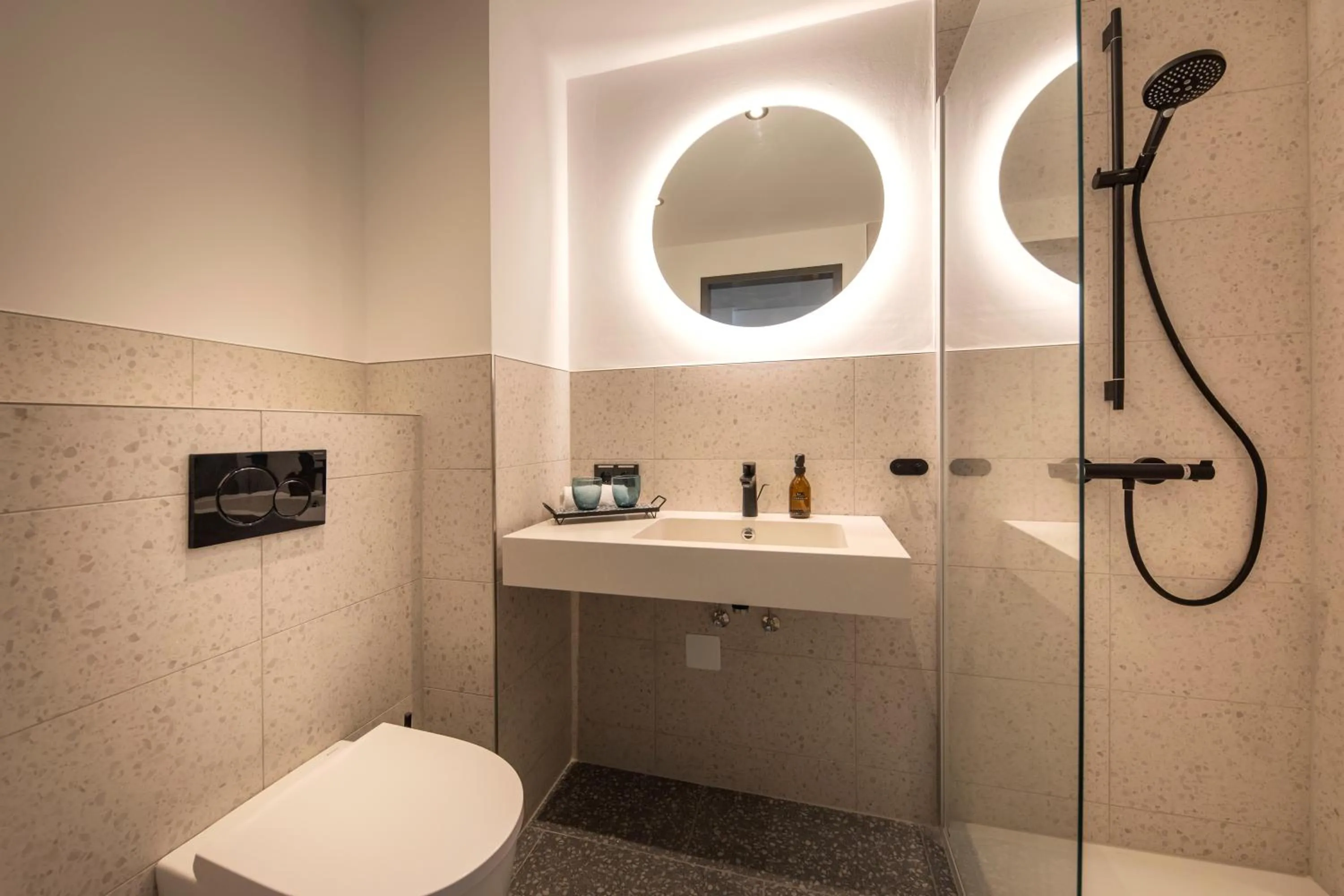 Bathroom in LOGINN Hotel Offenbach