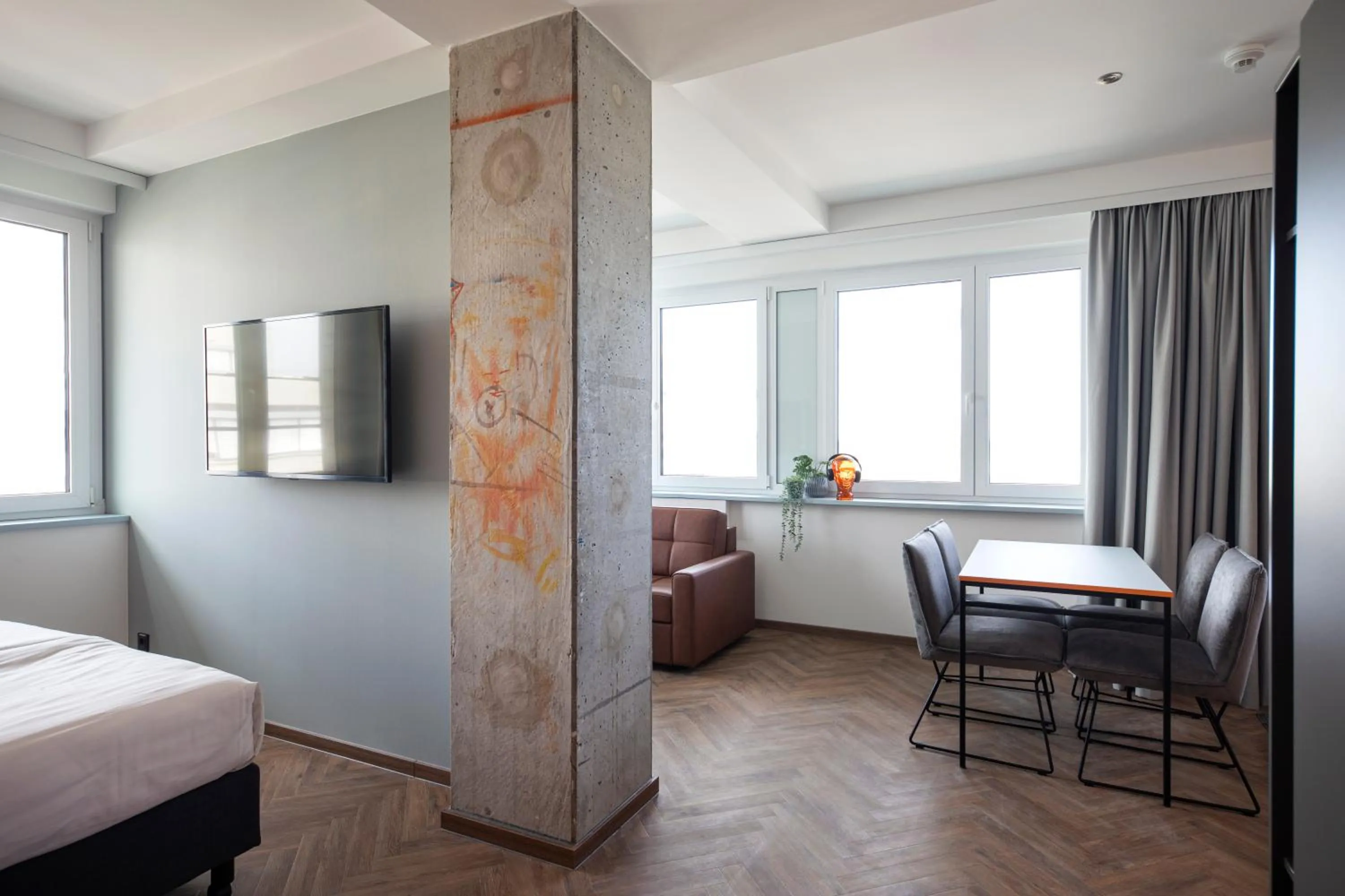 Photo of the whole room, Bed in LOGINN Hotel Offenbach