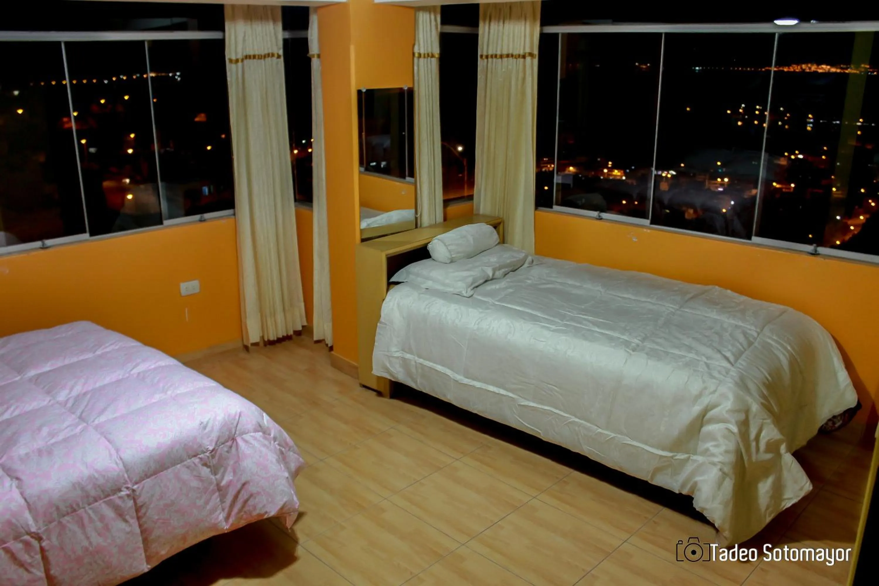 City view, Bed in Wisny Inn