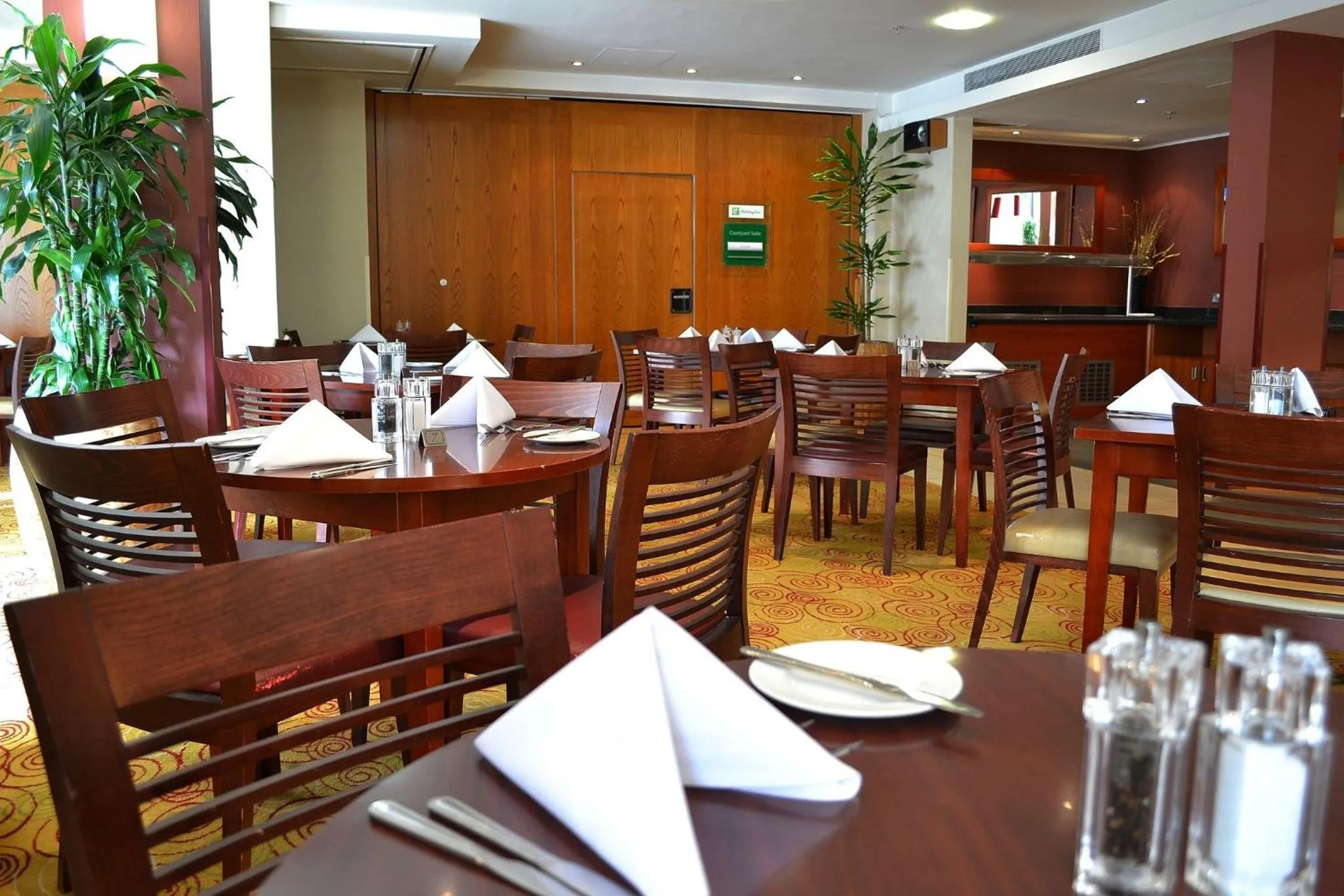 Restaurant/places to eat in Holiday Inn Northampton by IHG