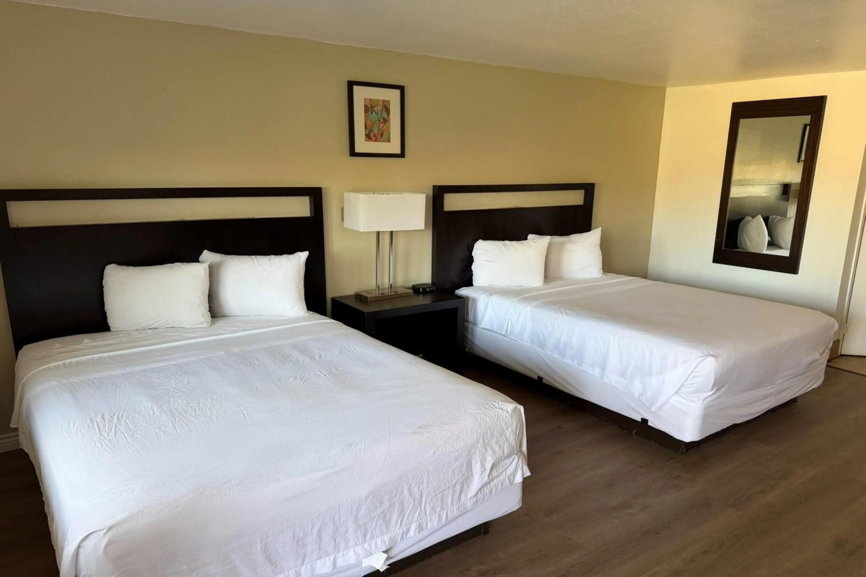 Photo of the whole room, Bed in Travelodge by Wyndham Hemet CA