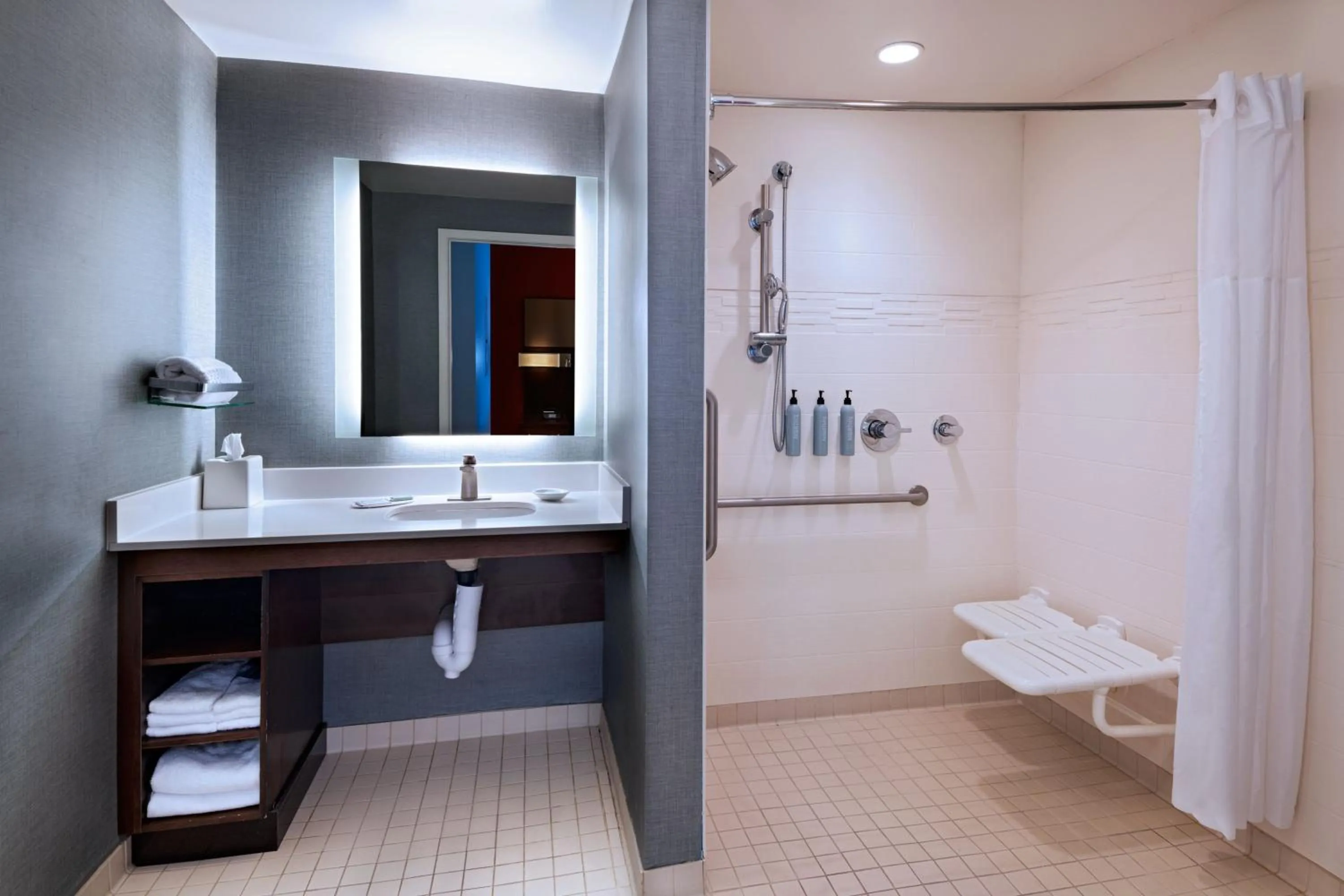 Bathroom in Residence Inn by Marriott Omaha Aksarben Village