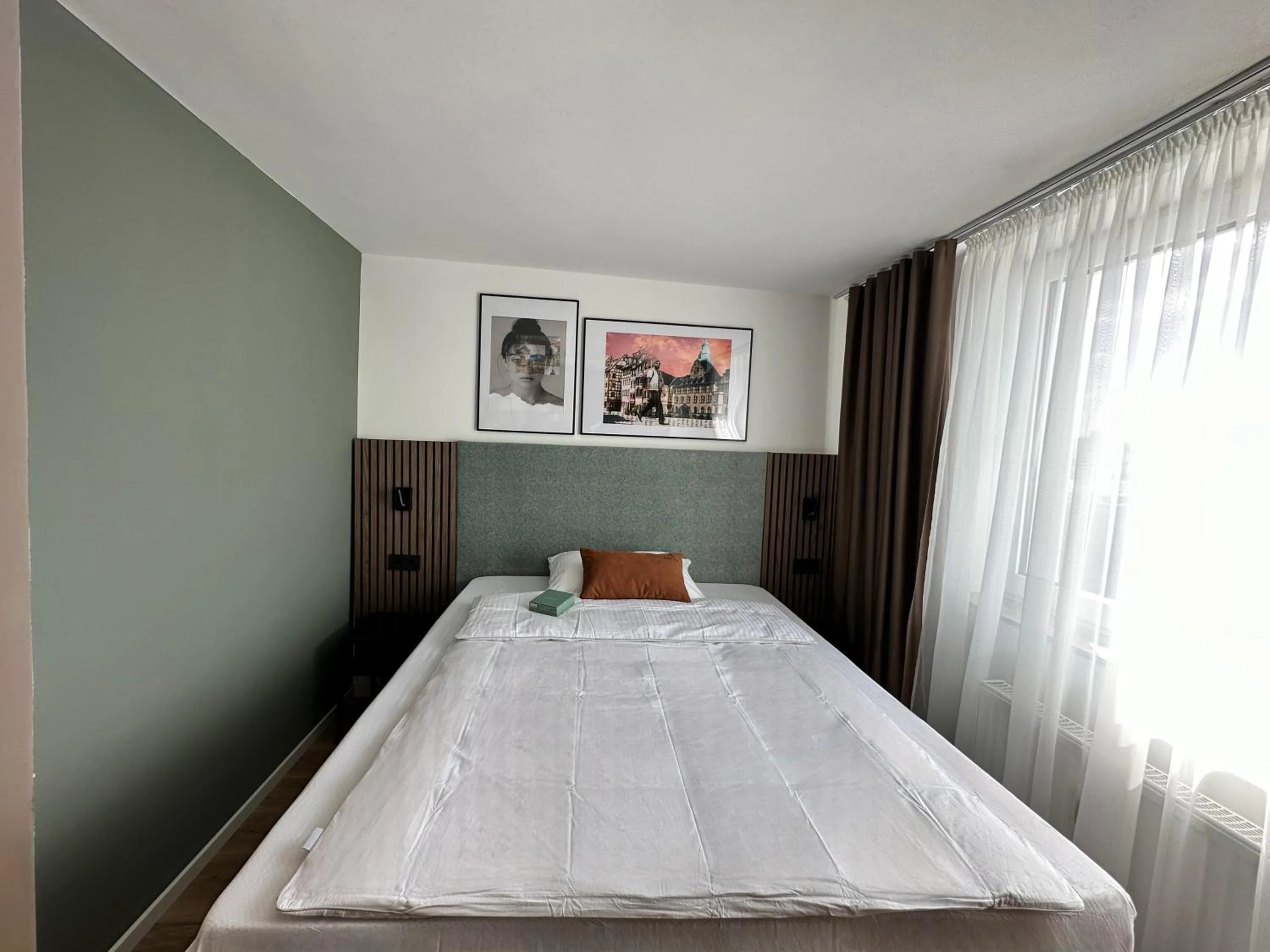 Balcony/Terrace, Bed in Aspire Palais Recklinghausen, Trademark Collection by Wyndham