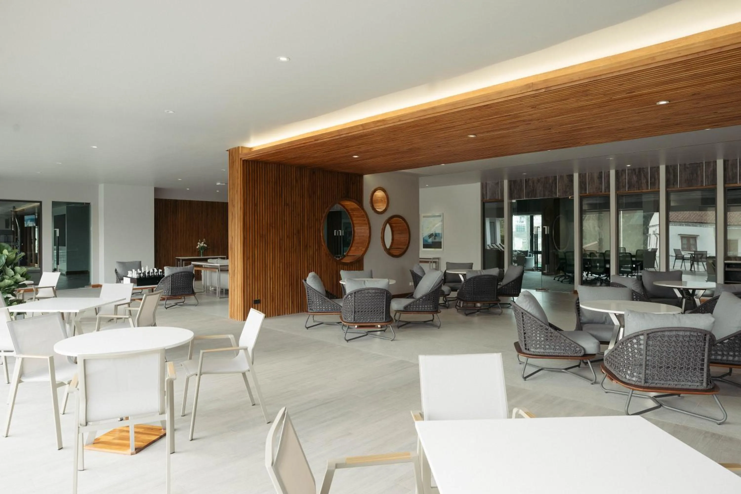 Restaurant/places to eat in SN Residences