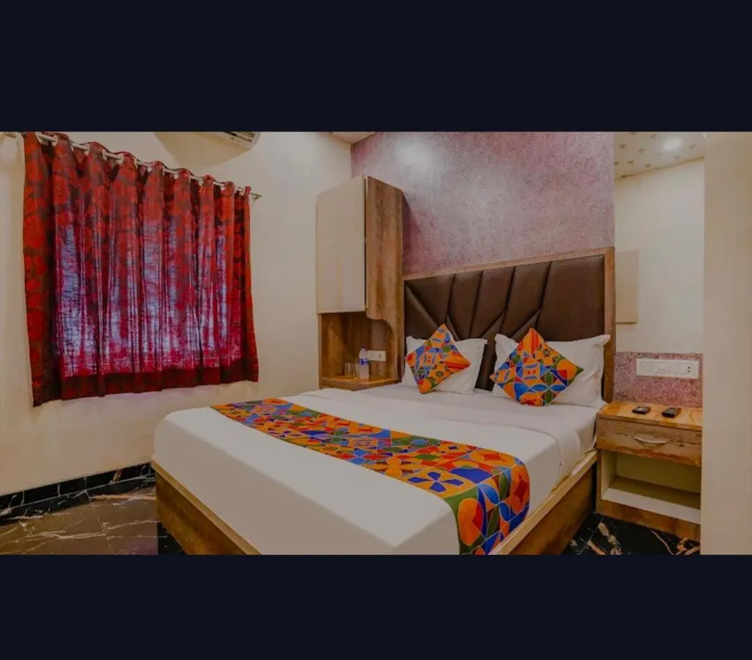 Bed in THE UNITED HOTEL