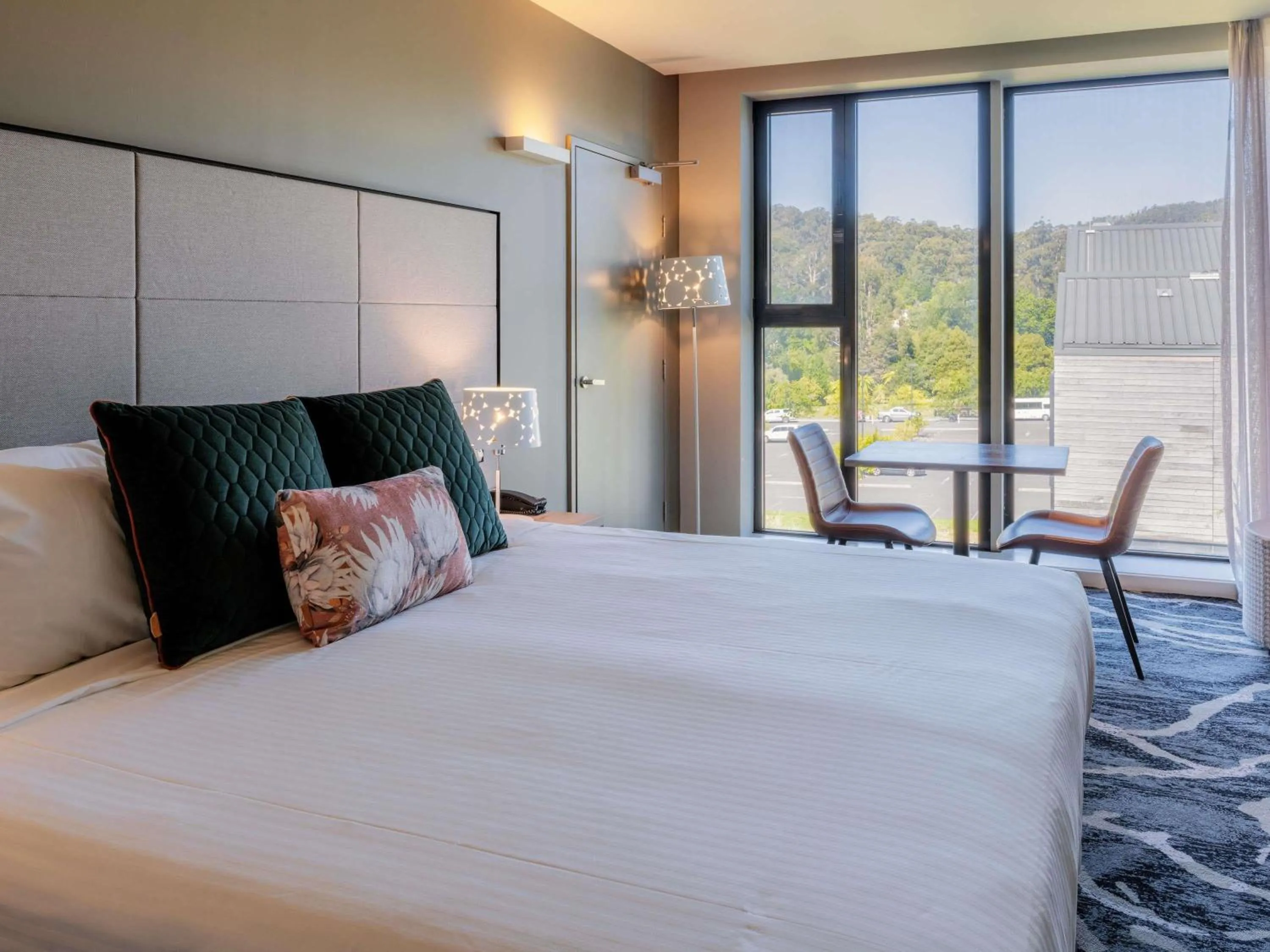 Bedroom, Bed in Peppers Marysville