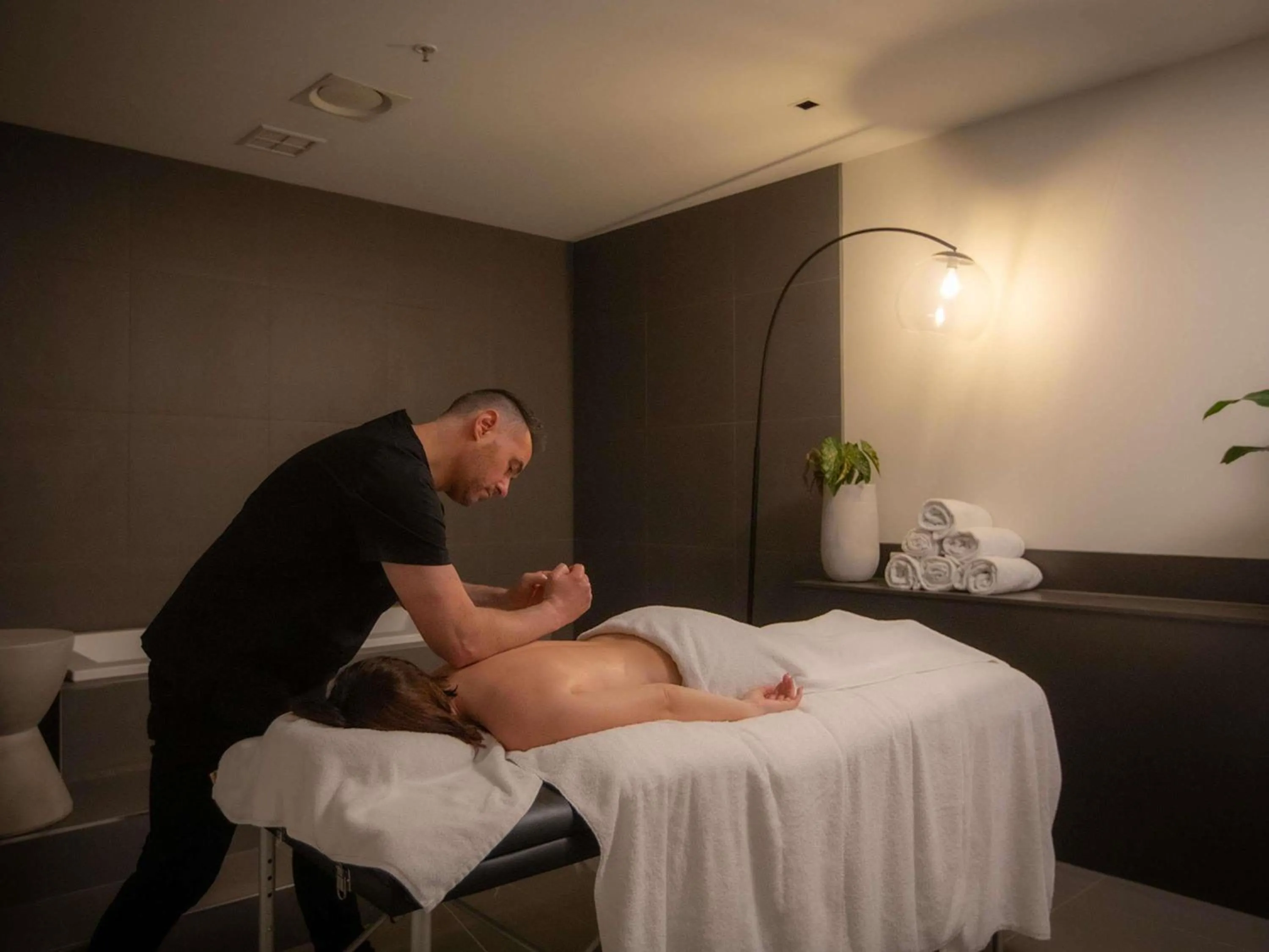 Pool view in Peppers Marysville