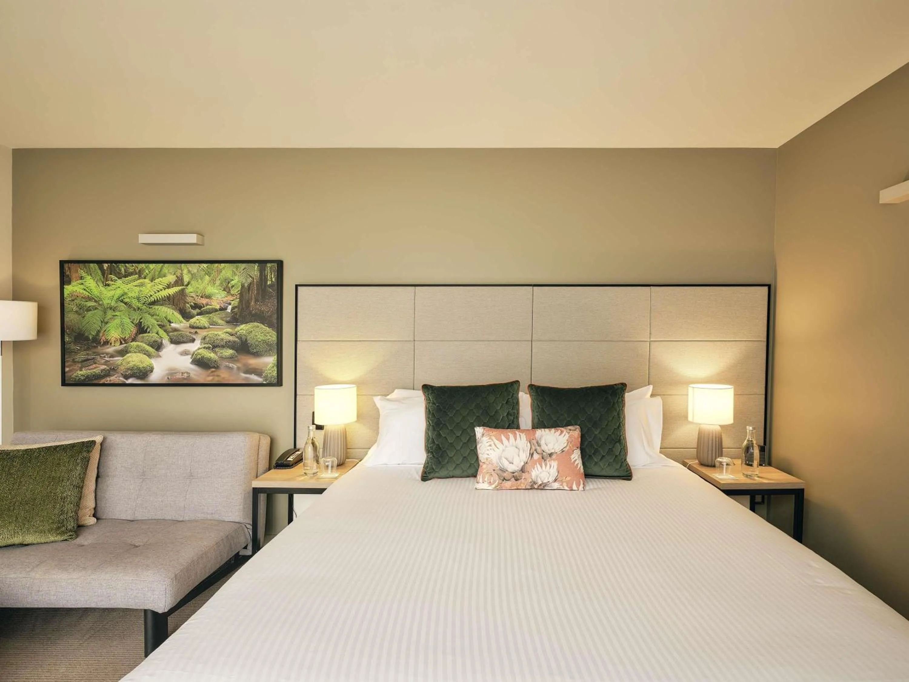 Bedroom, Bed in Peppers Marysville