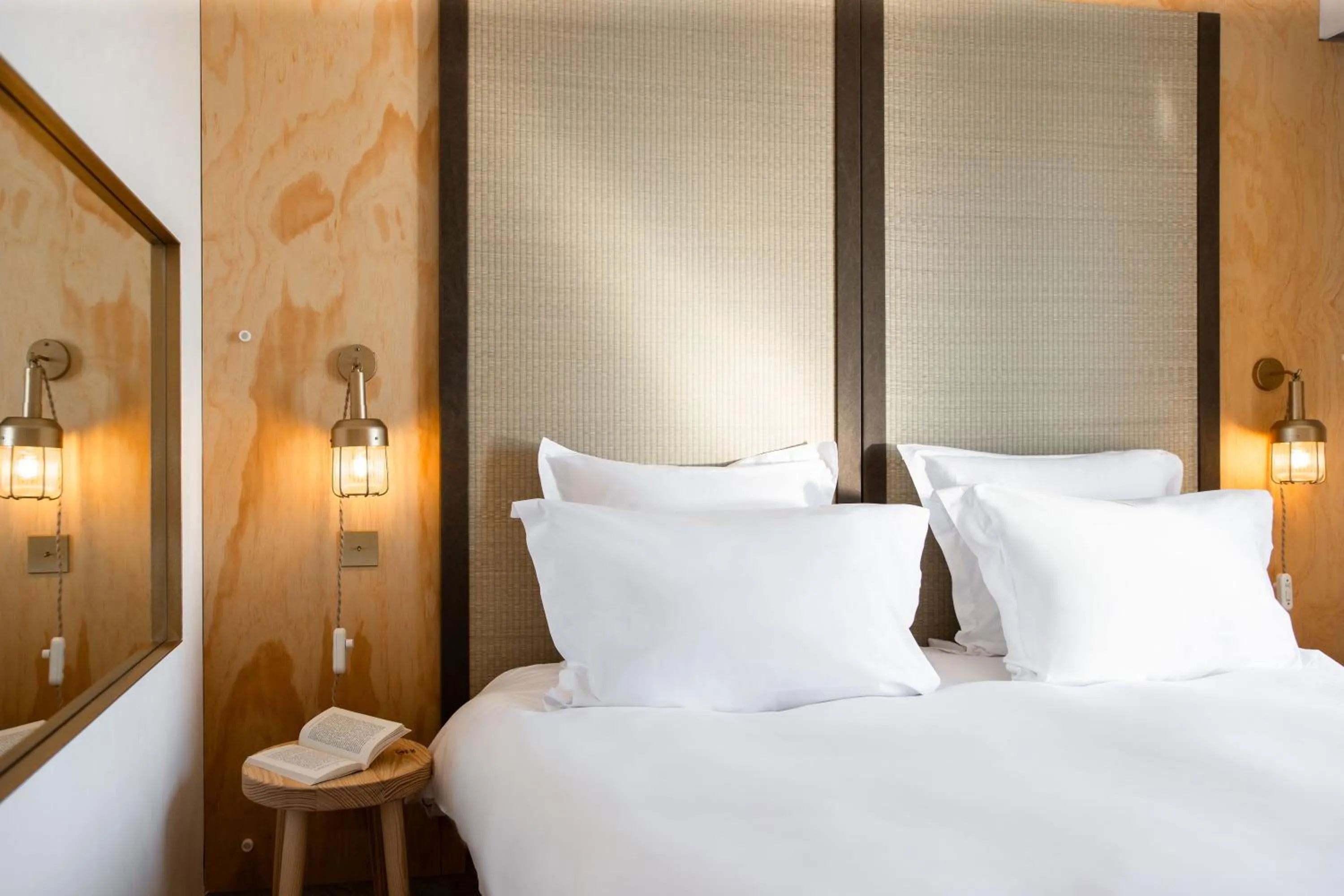 Bed in MOB HOTEL Cannes