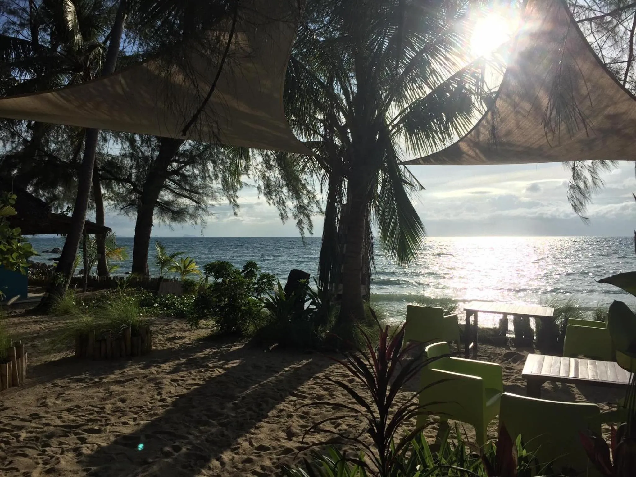 Restaurant/places to eat in Secret Beach Bungalows