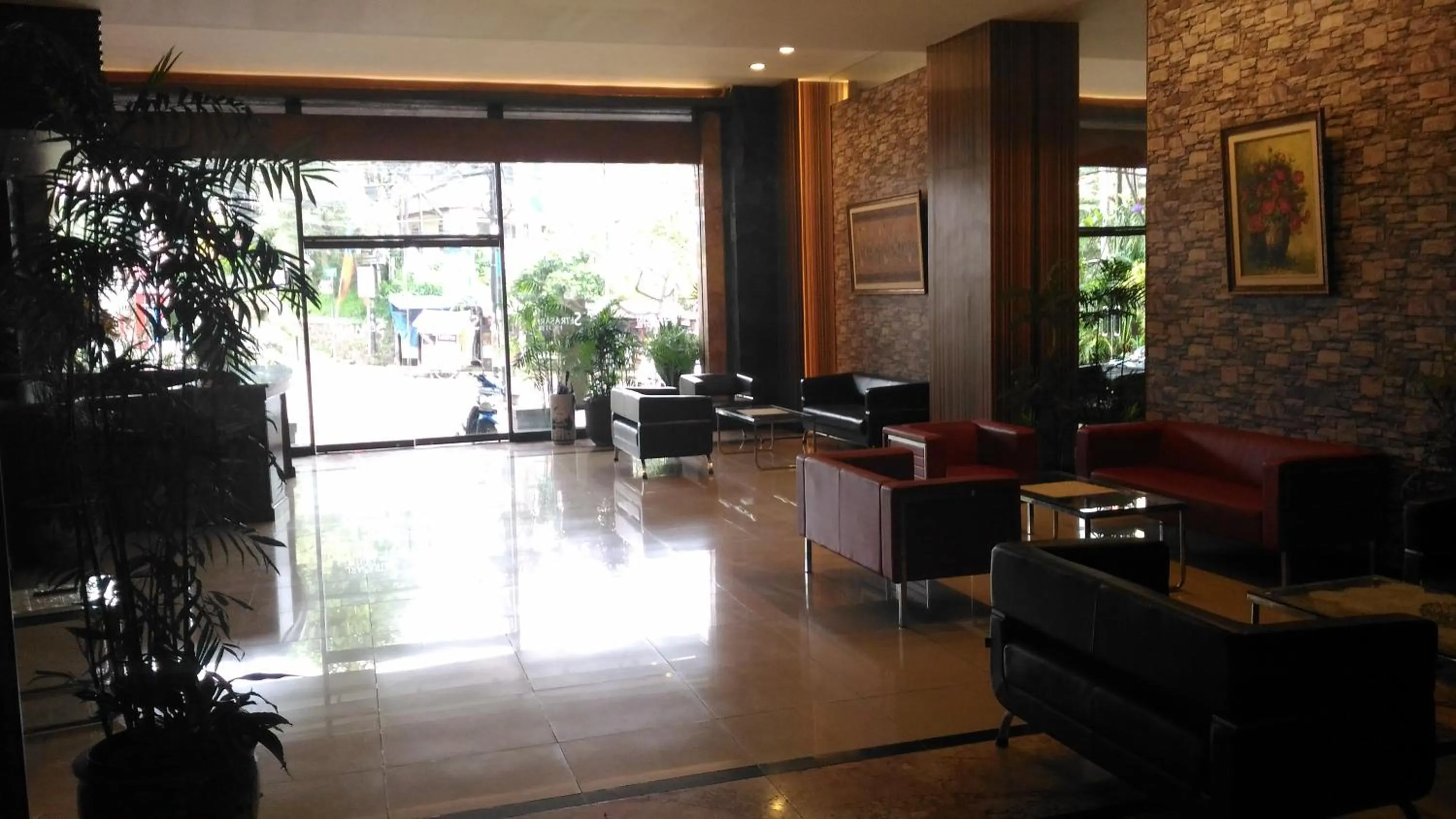 Communal lounge/ TV room in Hotel S3 Setrasari Bandung