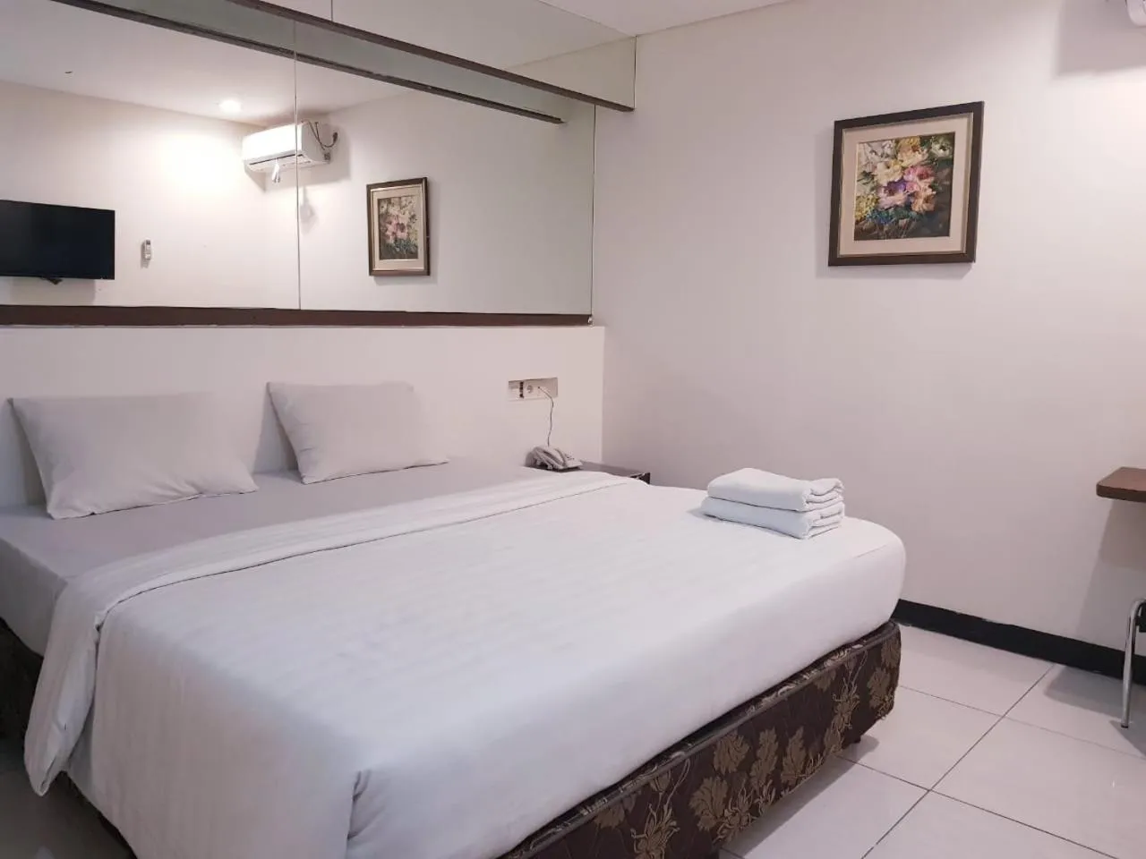 Bedroom, Bed in Hotel S3 Setrasari Bandung