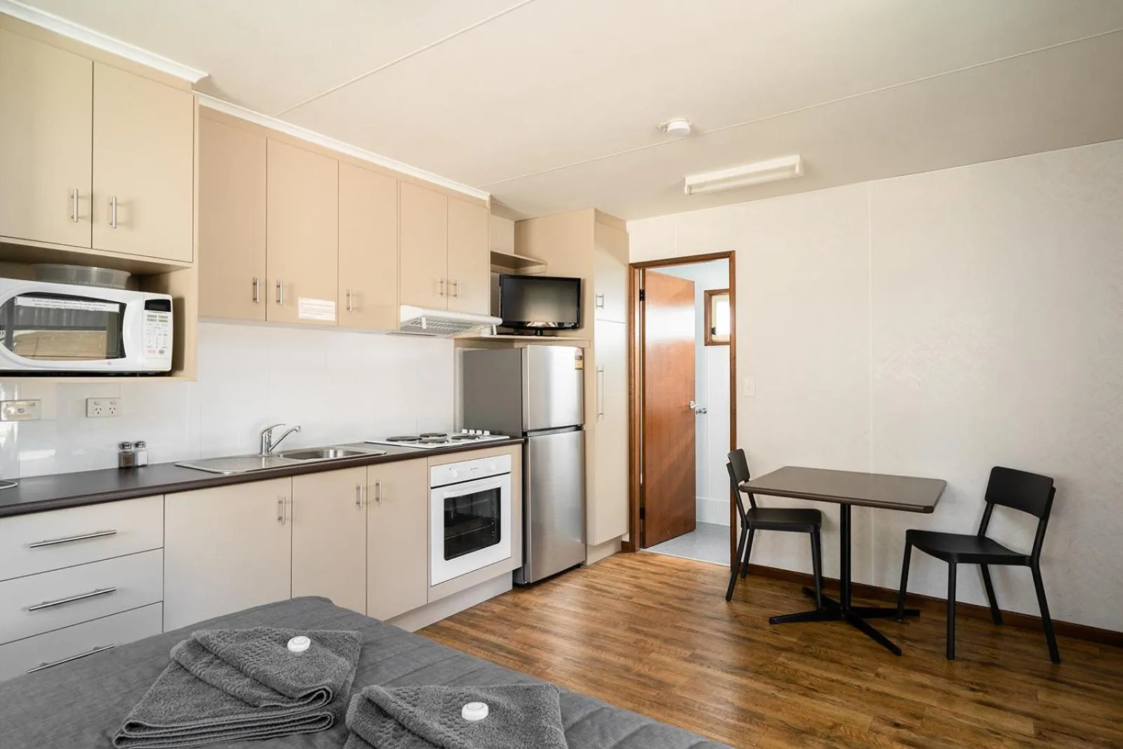 Living room in Gundagai Cabins & Tourist Park