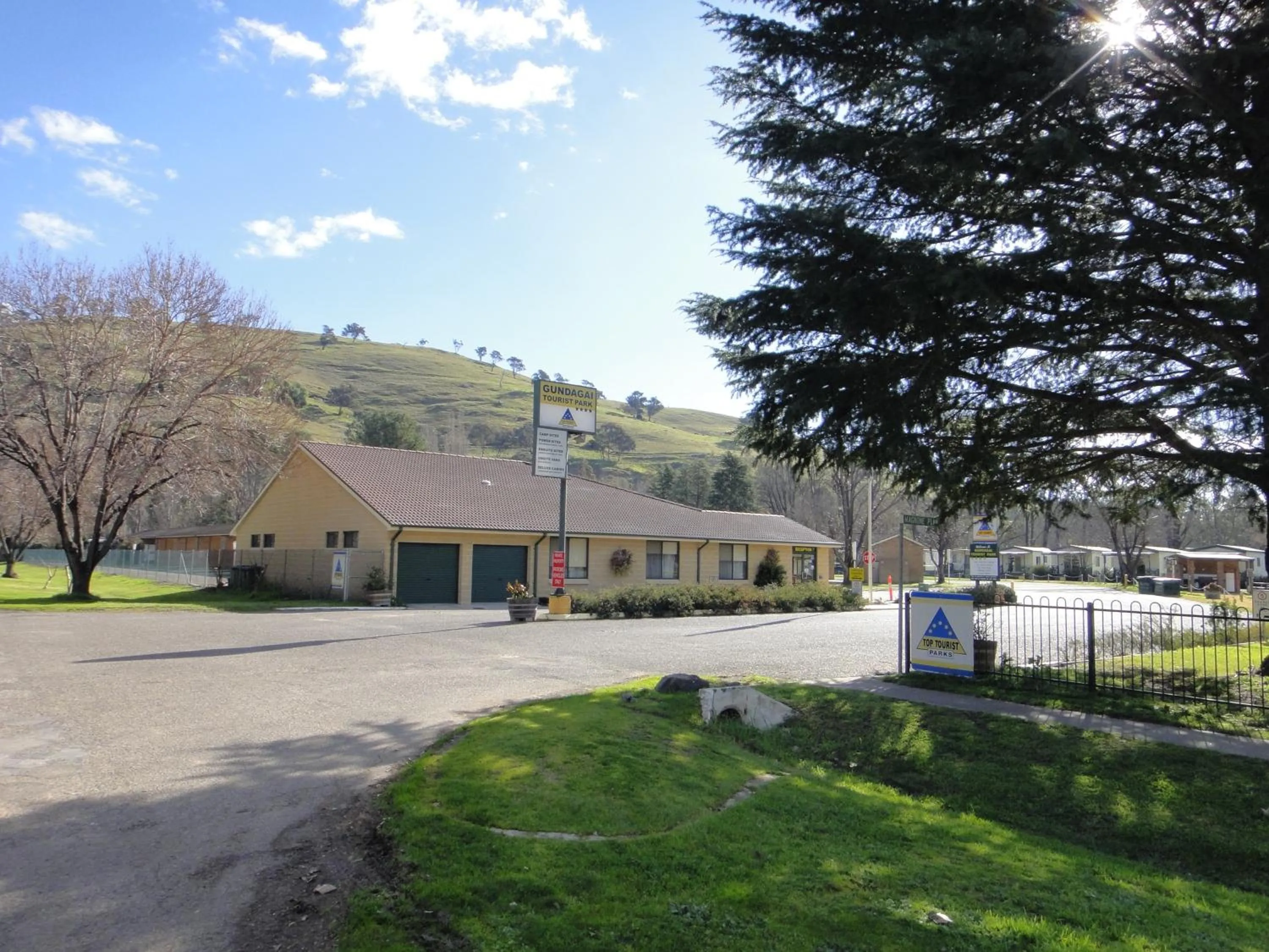 Facade/entrance in Gundagai Cabins & Tourist Park