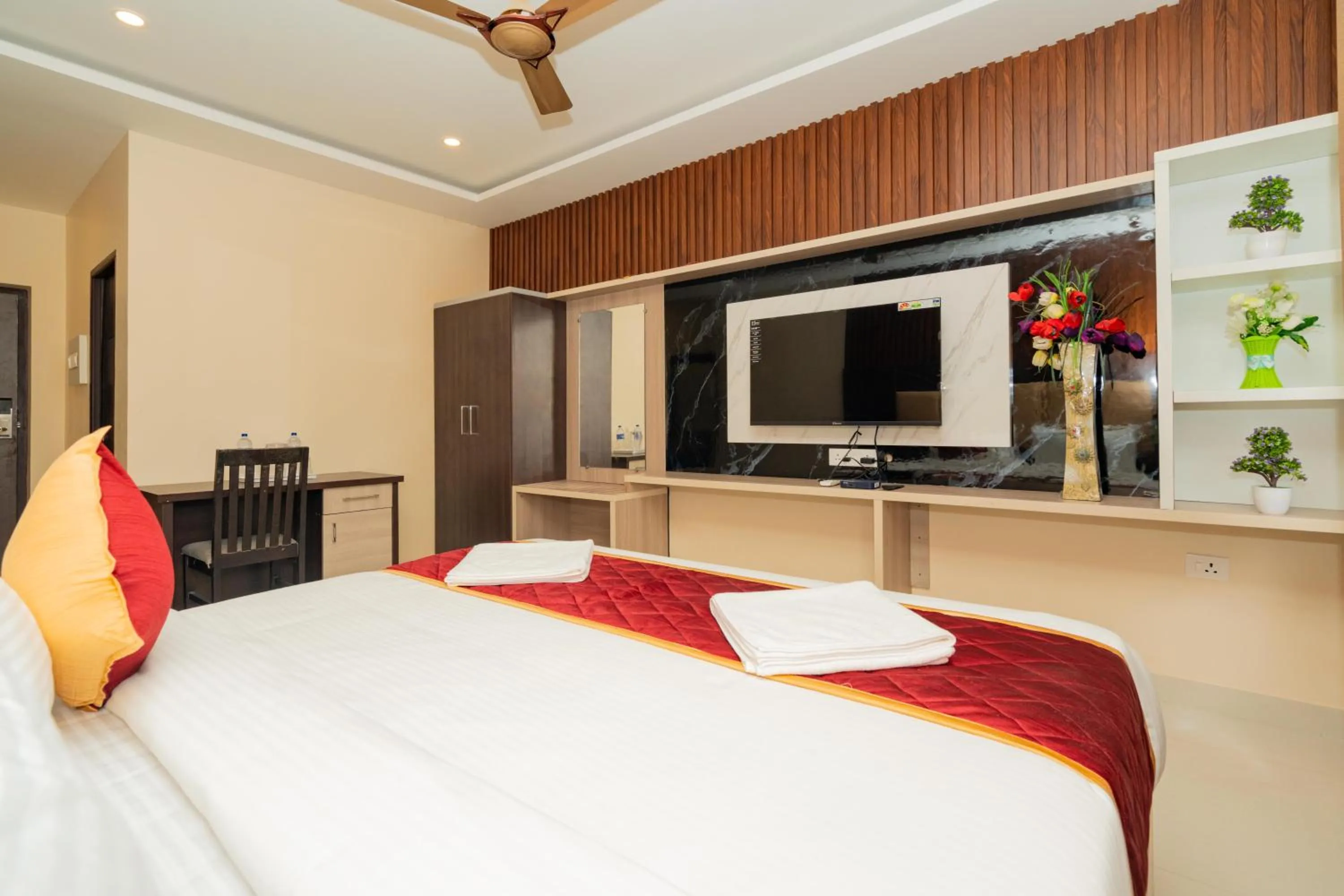 Bed in Hotel Brindavan Elite